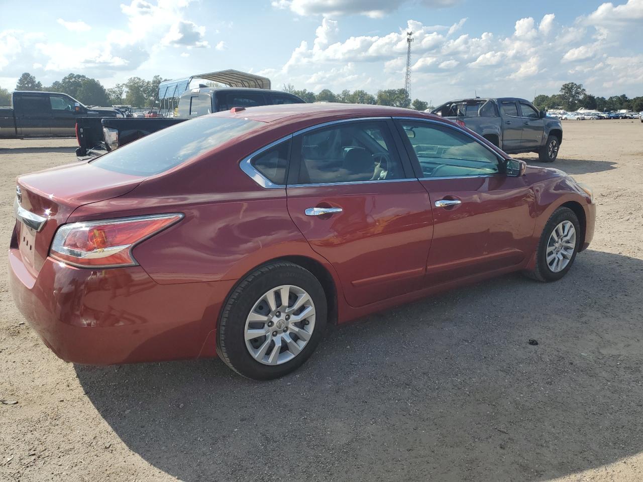 2015 Nissan Altima 2.5 Red vin: 1N4AL3AP4FC447114