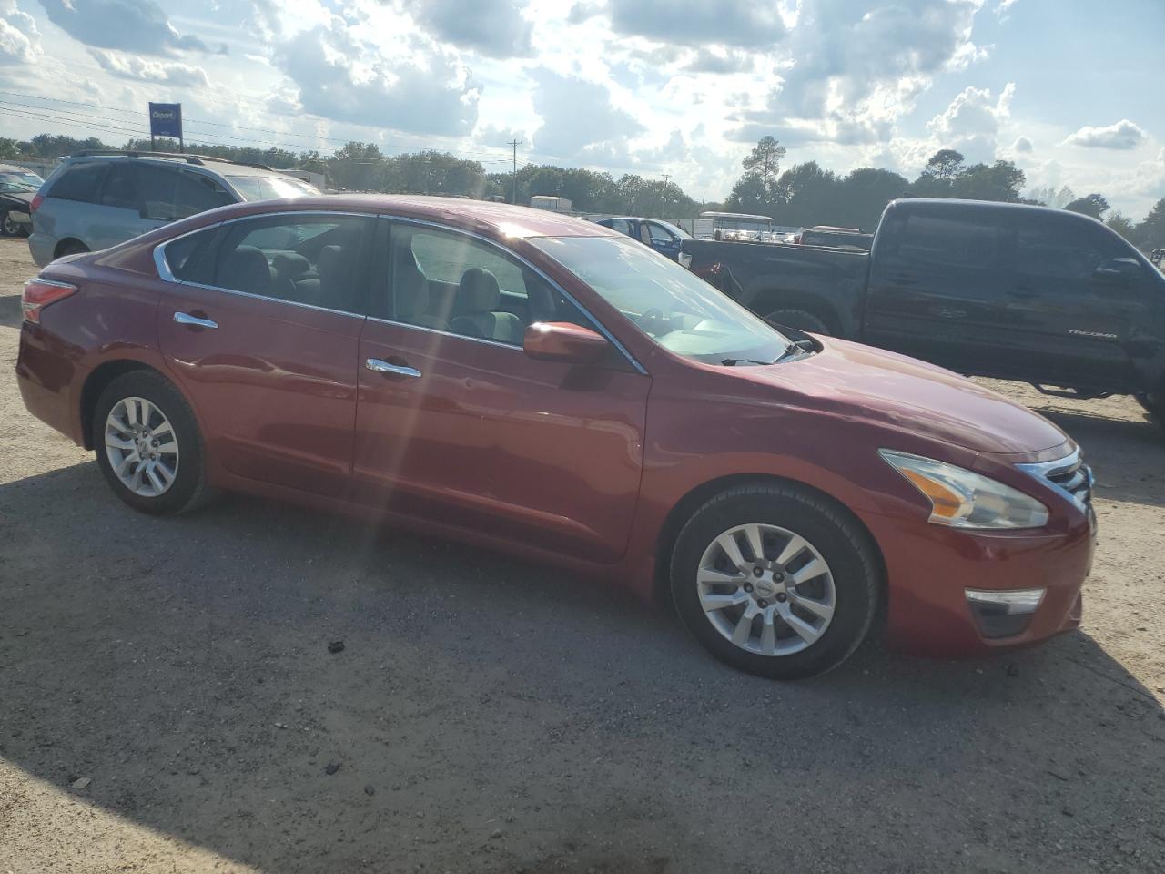 2015 Nissan Altima 2.5 Red vin: 1N4AL3AP4FC447114