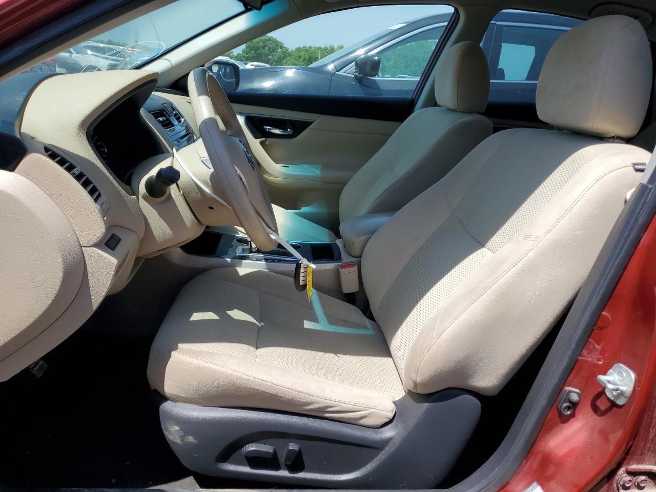 2015 Nissan Altima 2.5 Red vin: 1N4AL3AP4FC447114