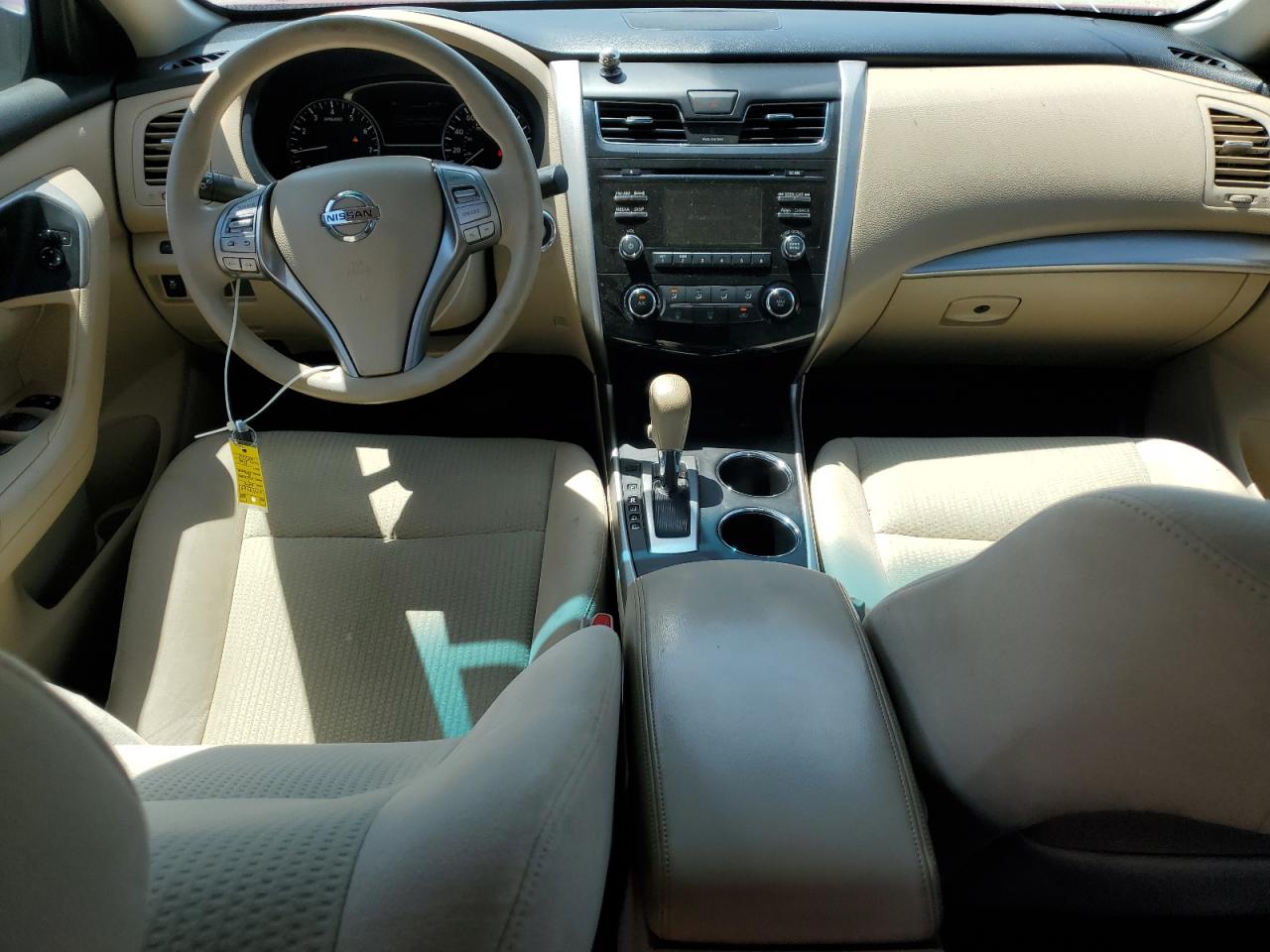 2015 Nissan Altima 2.5 Red vin: 1N4AL3AP4FC447114