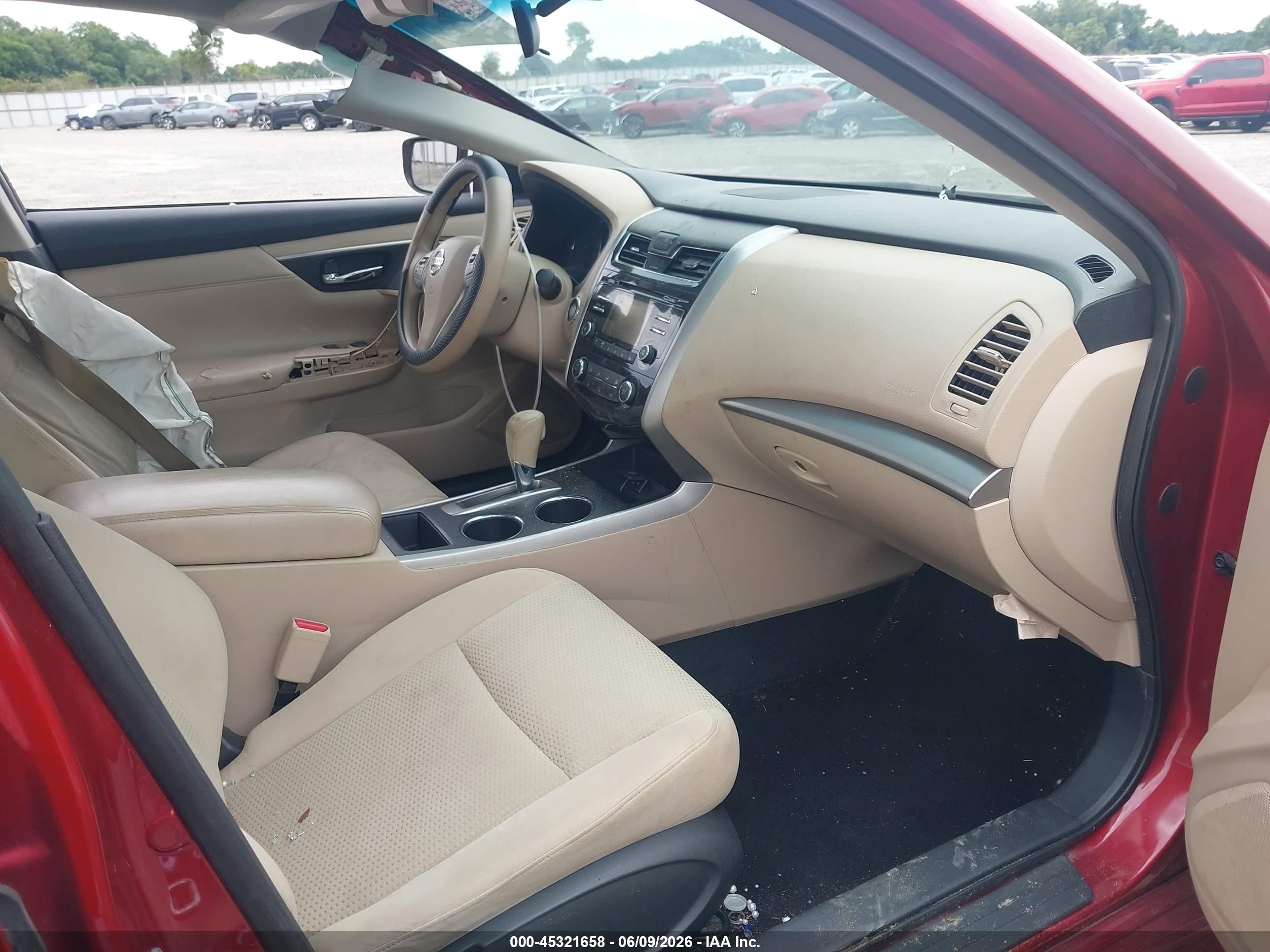 2015 Nissan Altima 2.5 S Red vin: 1N4AL3AP4FC447226