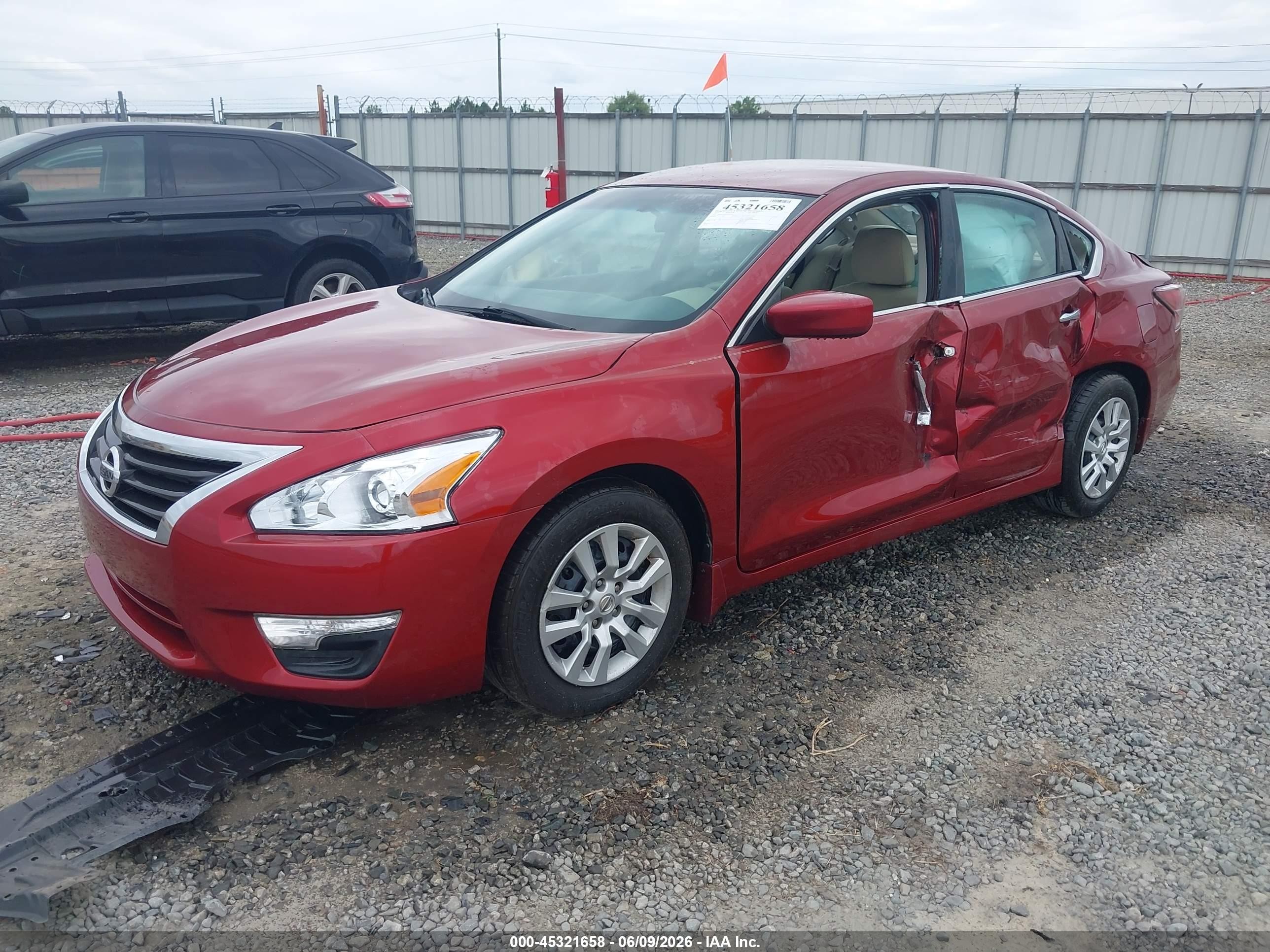 2015 Nissan Altima 2.5 S Red vin: 1N4AL3AP4FC447226