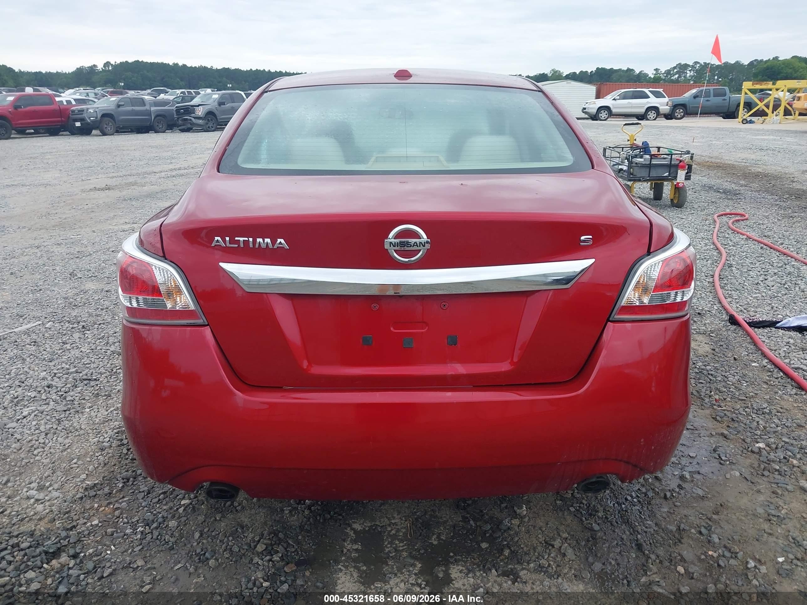 2015 Nissan Altima 2.5 S Red vin: 1N4AL3AP4FC447226