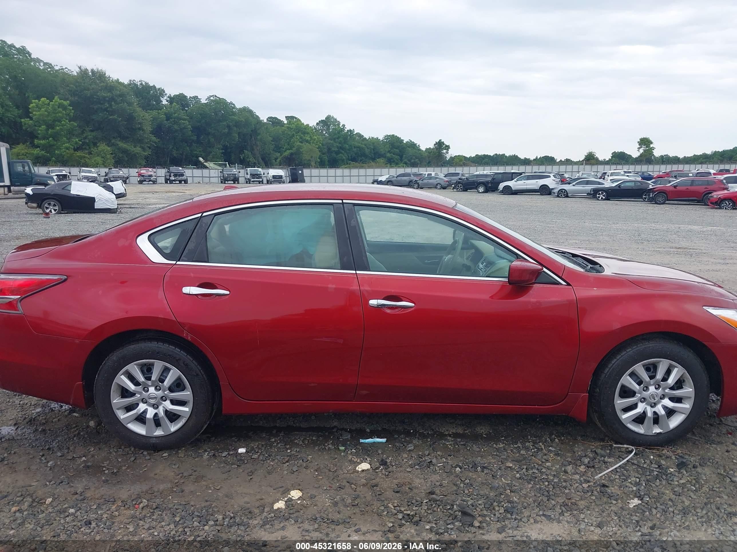 2015 Nissan Altima 2.5 S Red vin: 1N4AL3AP4FC447226