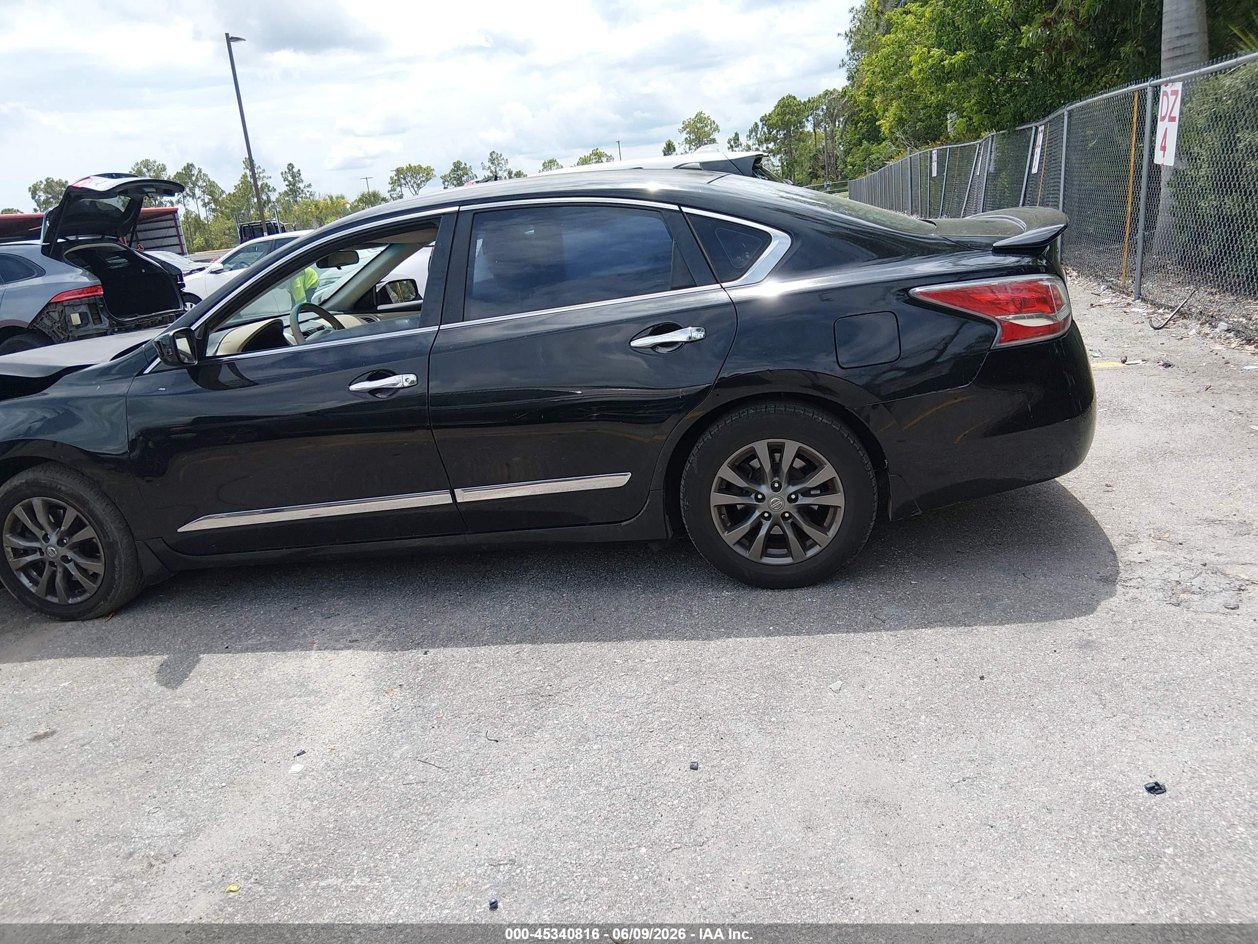 2015 Nissan Altima 2.5 S Black vin: 1N4AL3AP4FC459182