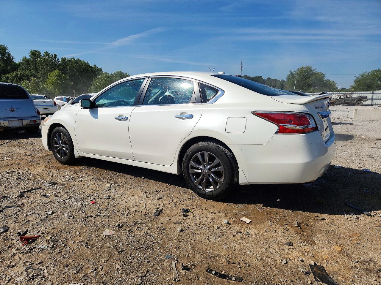 2015 Nissan Altima 2.5 S White vin: 1N4AL3AP4FC459862