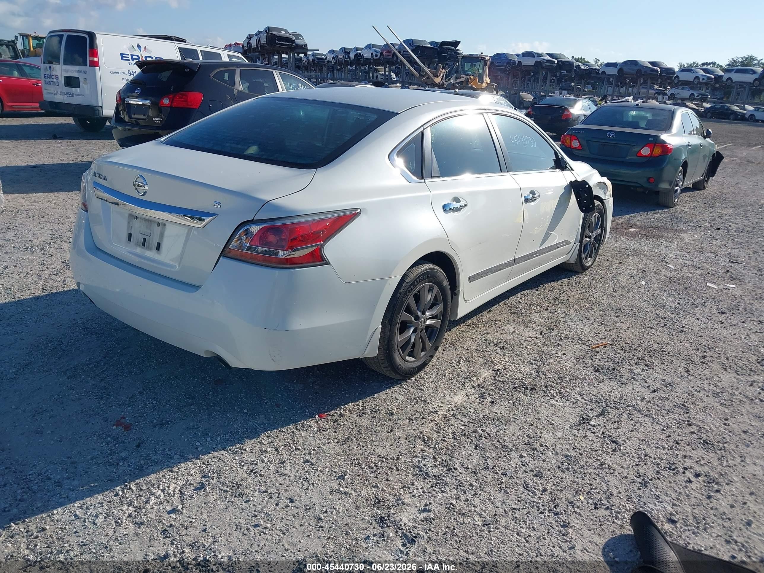 2015 Nissan Altima 2.5 S White vin: 1N4AL3AP4FC462230