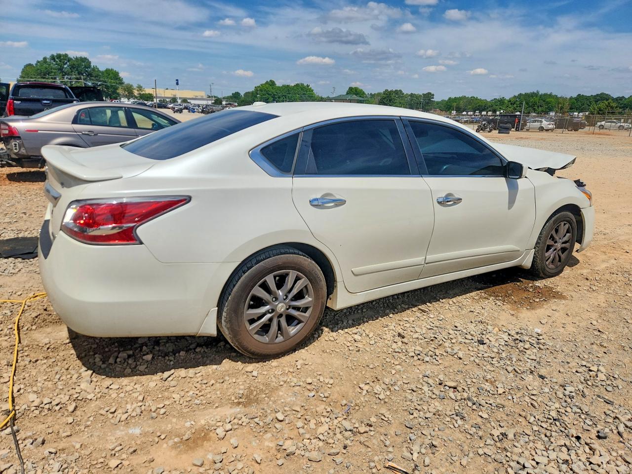2015 Nissan Altima 2.5 S White vin: 1N4AL3AP4FC469968