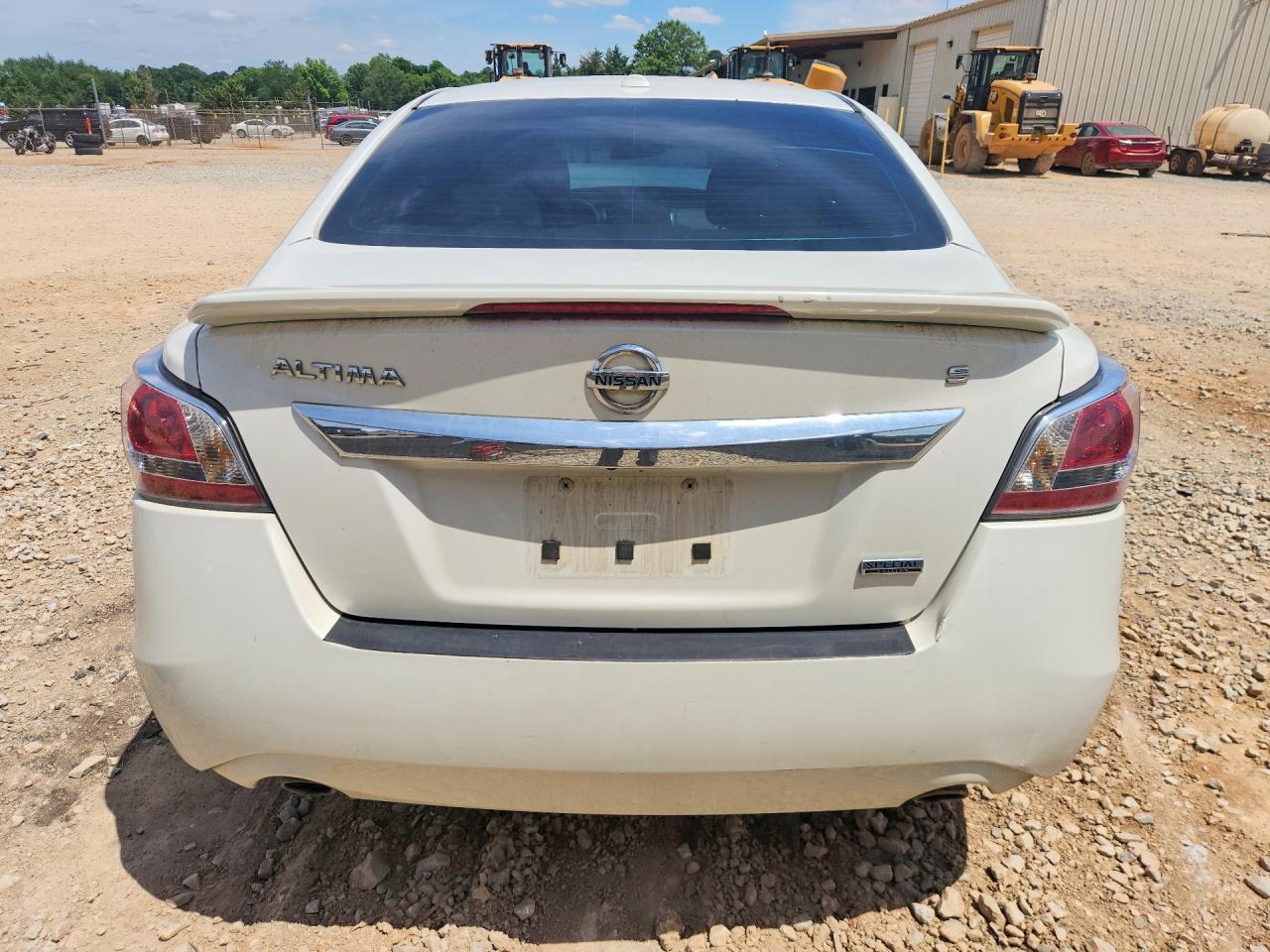 2015 Nissan Altima 2.5 S White vin: 1N4AL3AP4FC469968