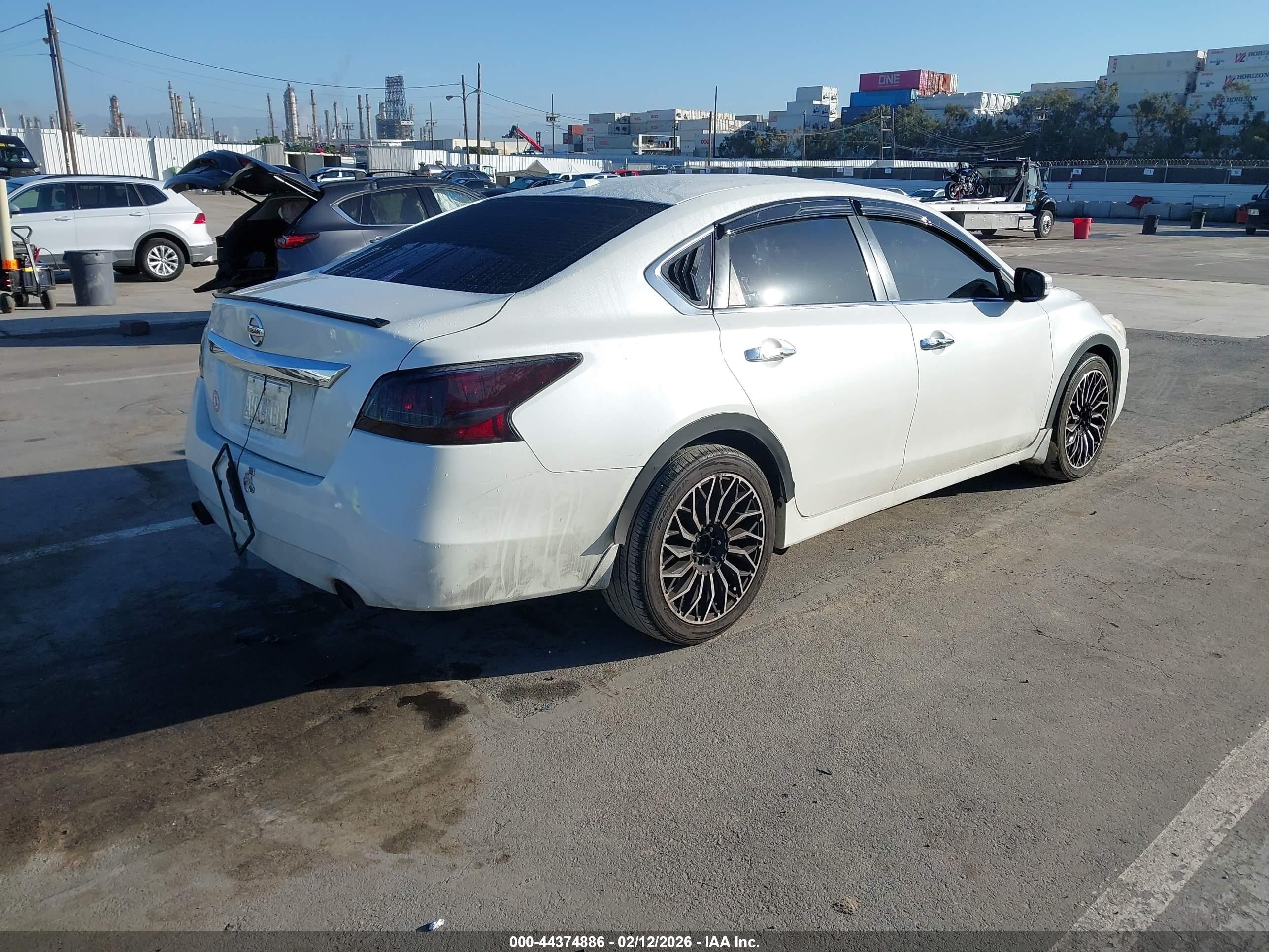 2015 Nissan Altima 2.5 Sv White vin: 1N4AL3AP4FC486639