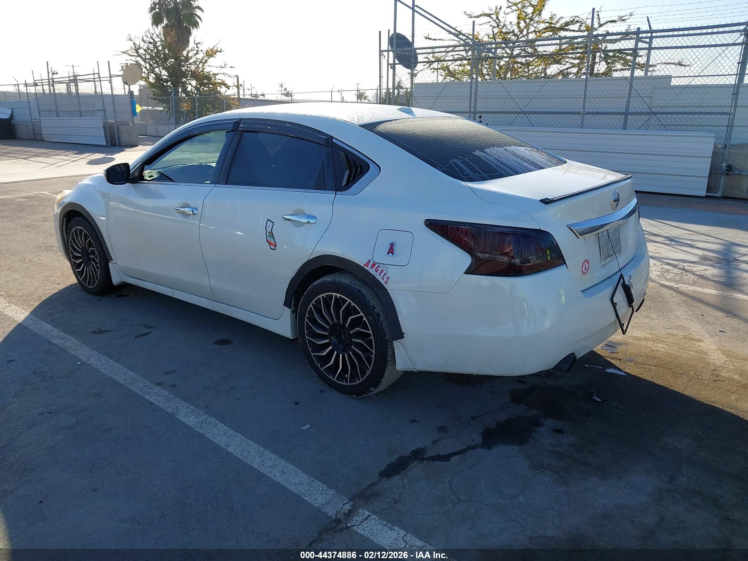 2015 Nissan Altima 2.5 Sv White vin: 1N4AL3AP4FC486639