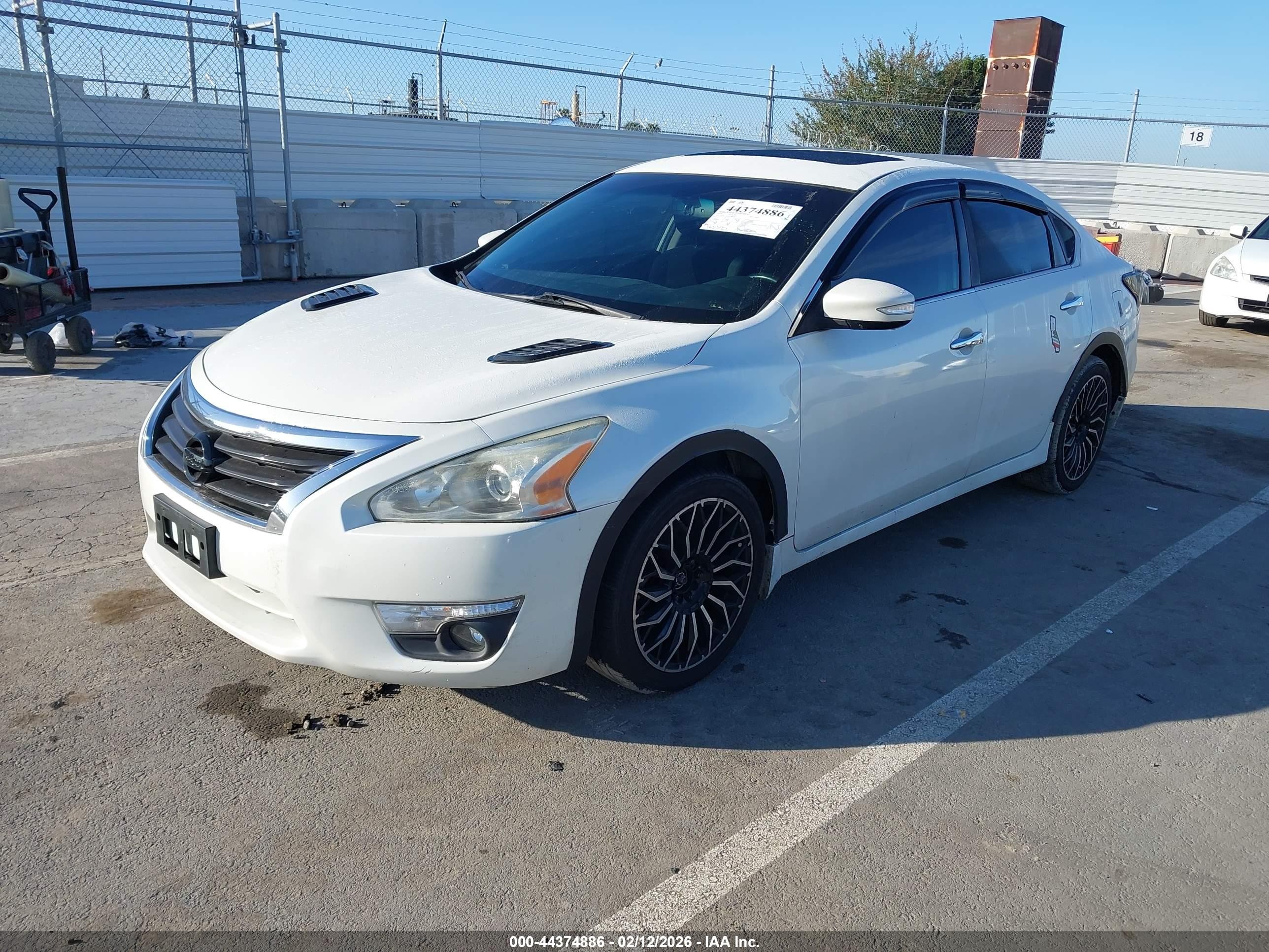 2015 Nissan Altima 2.5 Sv White vin: 1N4AL3AP4FC486639