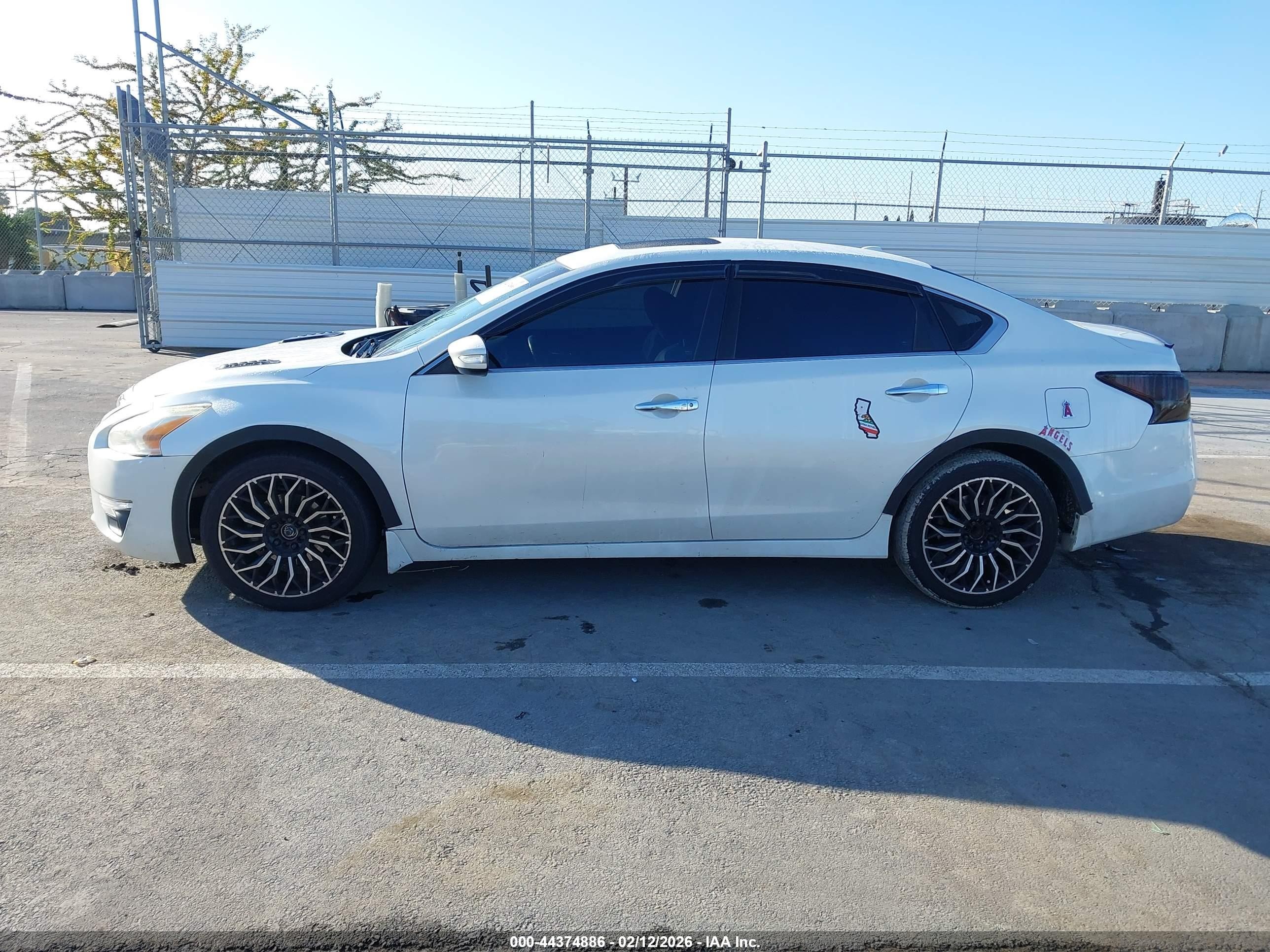 2015 Nissan Altima 2.5 Sv White vin: 1N4AL3AP4FC486639