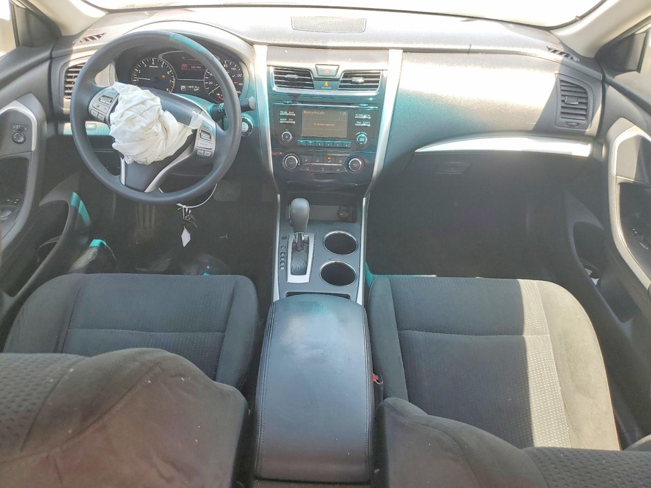 2015 Nissan Altima 2.5 S White vin: 1N4AL3AP4FC487239
