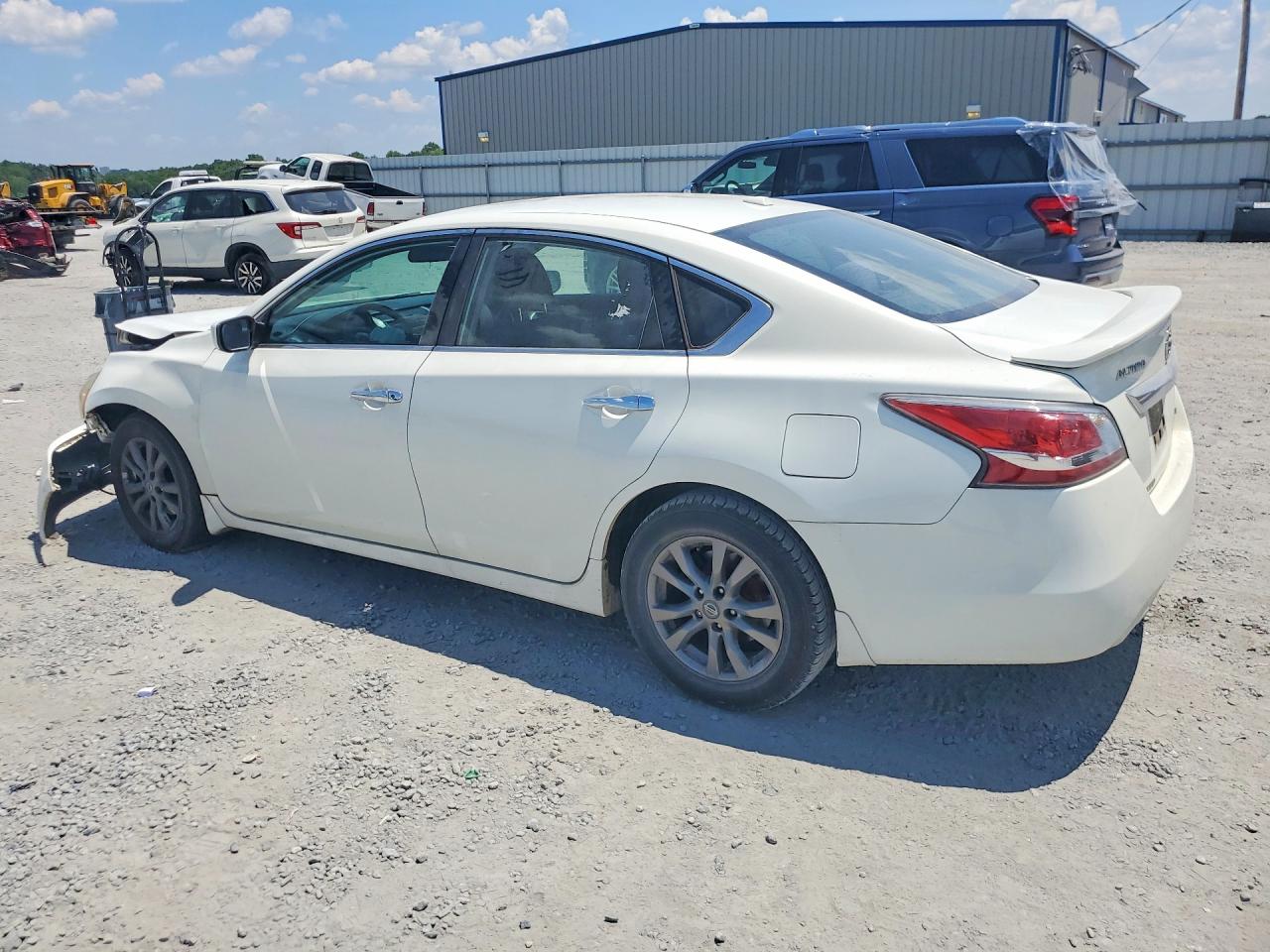 2015 Nissan Altima 2.5 S White vin: 1N4AL3AP4FC487239