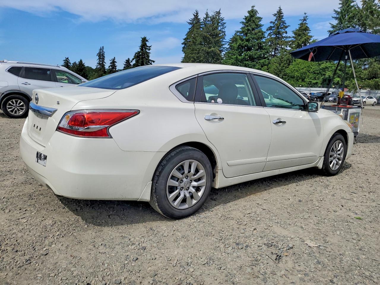 2015 Nissan Altima 2.5 S White vin: 1N4AL3AP4FC569844