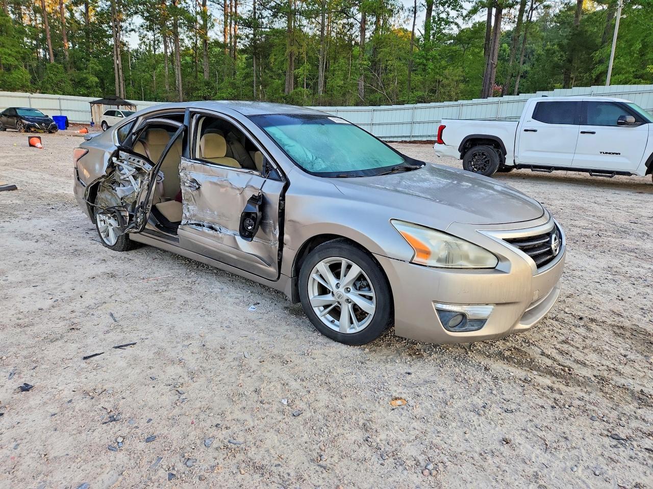 2015 Nissan Altima 2.5 Sv Золотой vin: 1N4AL3AP4FC569861