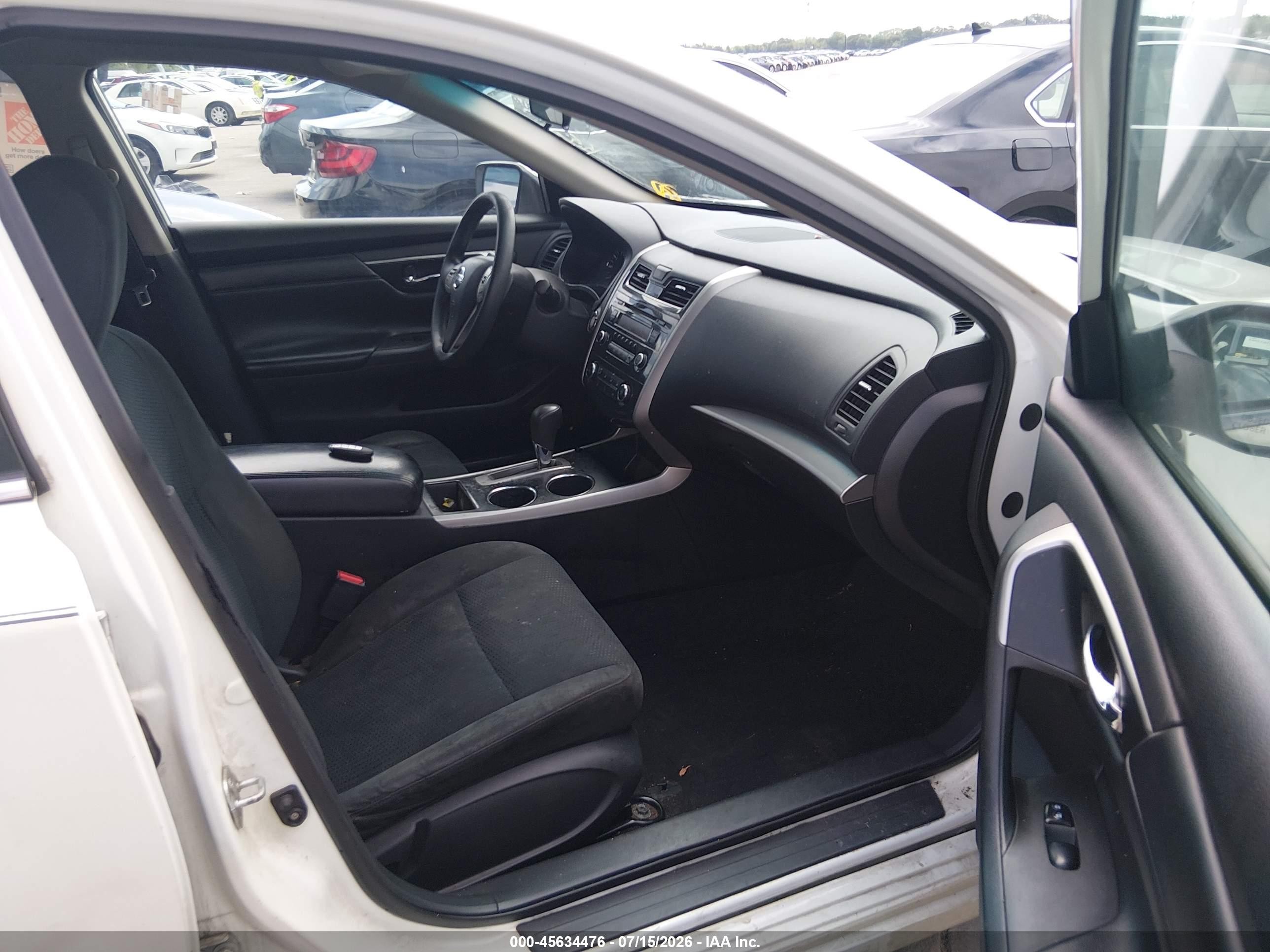 2015 Nissan Altima 2.5 S White vin: 1N4AL3AP4FC573568