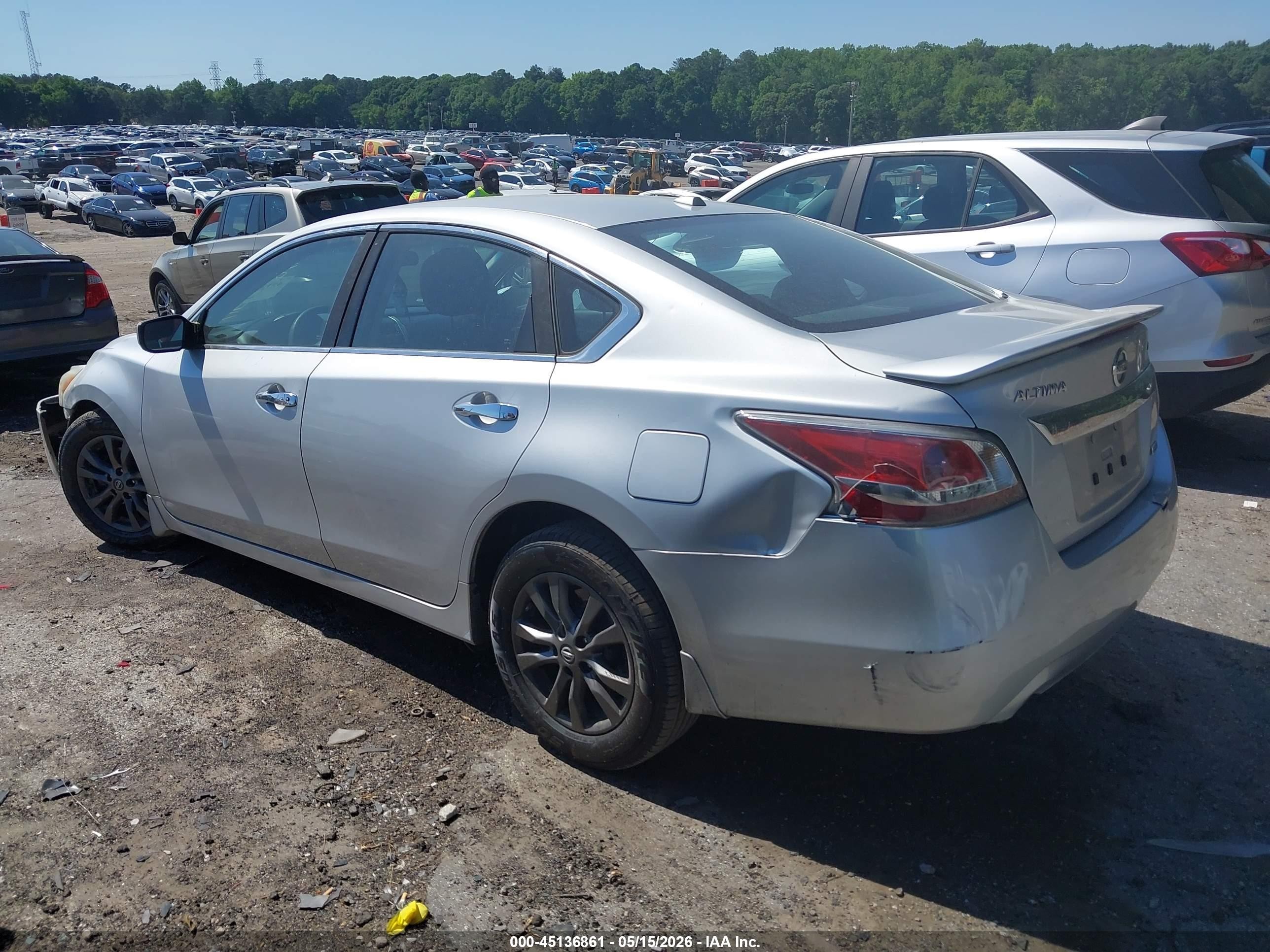2015 Nissan Altima 2.5 S Серебряный vin: 1N4AL3AP4FC591908