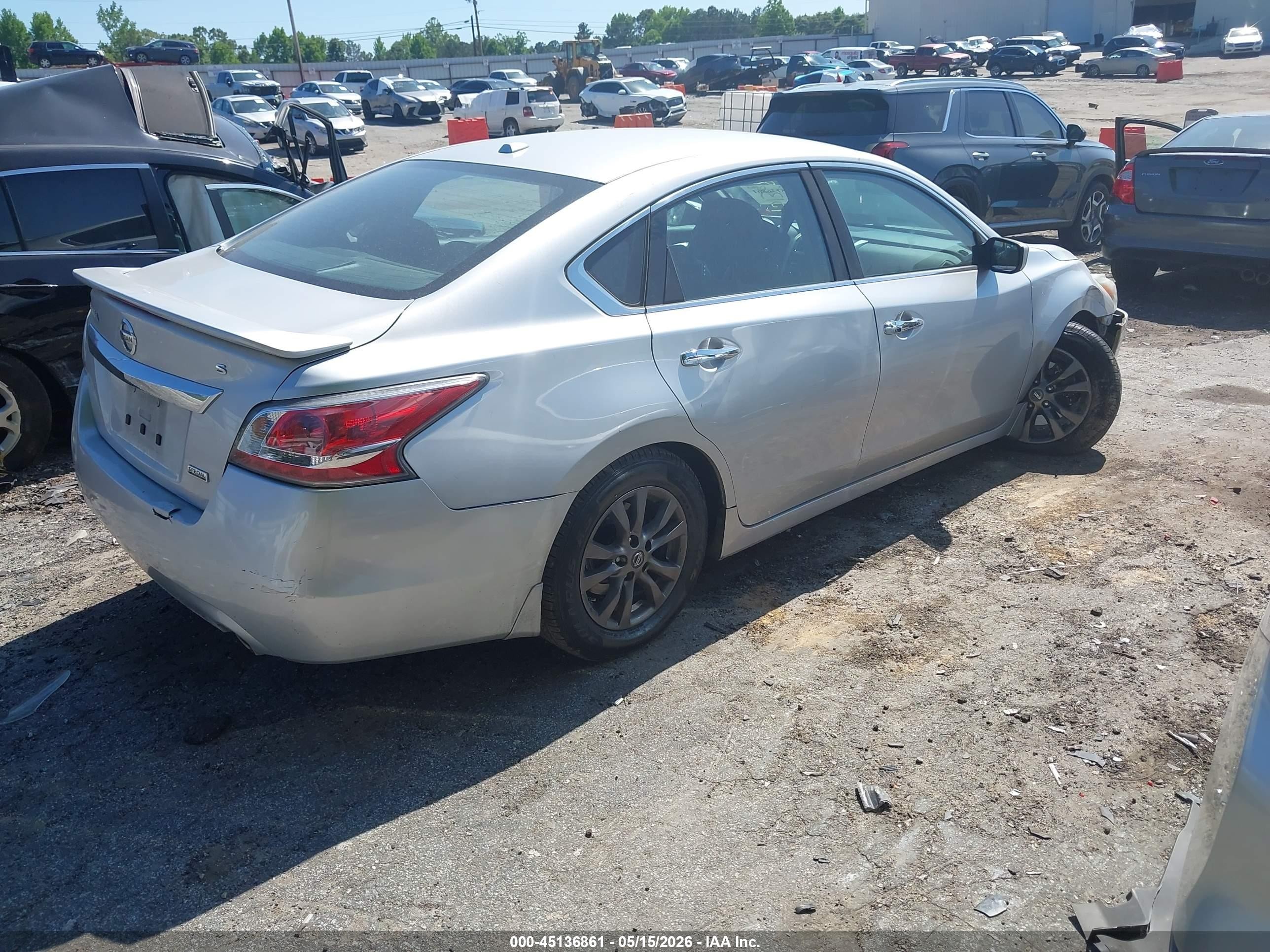 2015 Nissan Altima 2.5 S Серебряный vin: 1N4AL3AP4FC591908