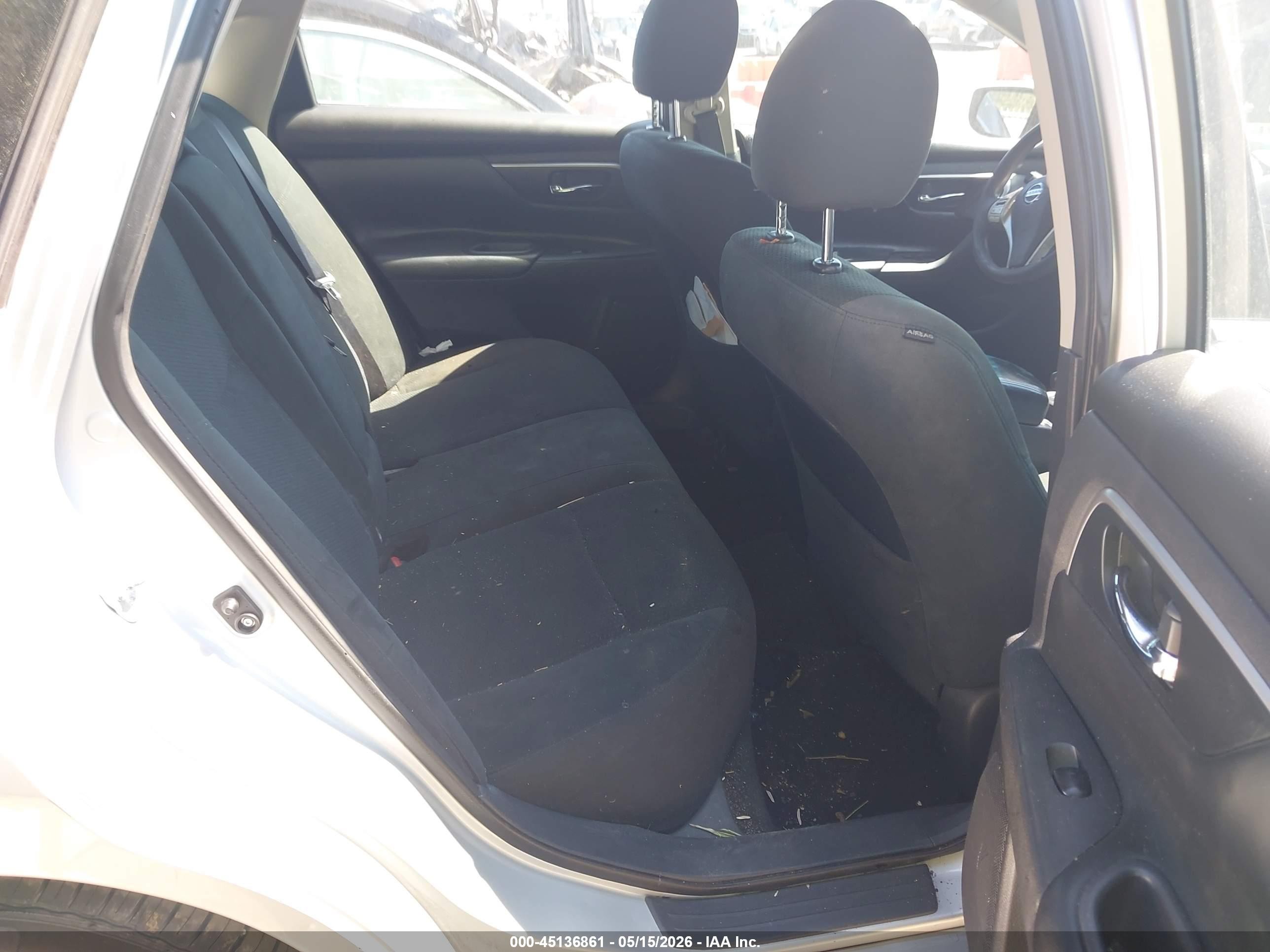 2015 Nissan Altima 2.5 S Серебряный vin: 1N4AL3AP4FC591908