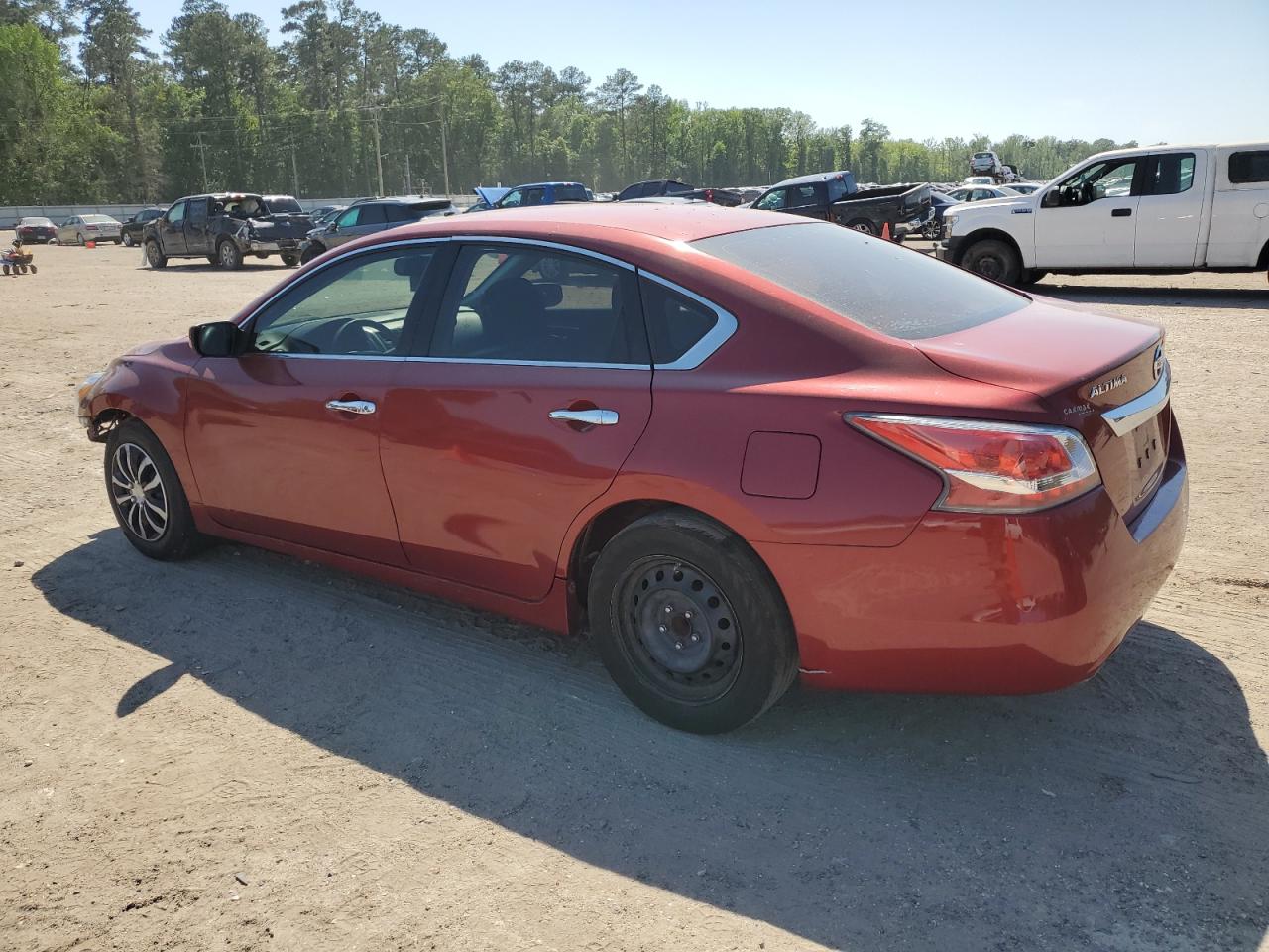 2015 Nissan Altima 2.5 Red vin: 1N4AL3AP4FN302319