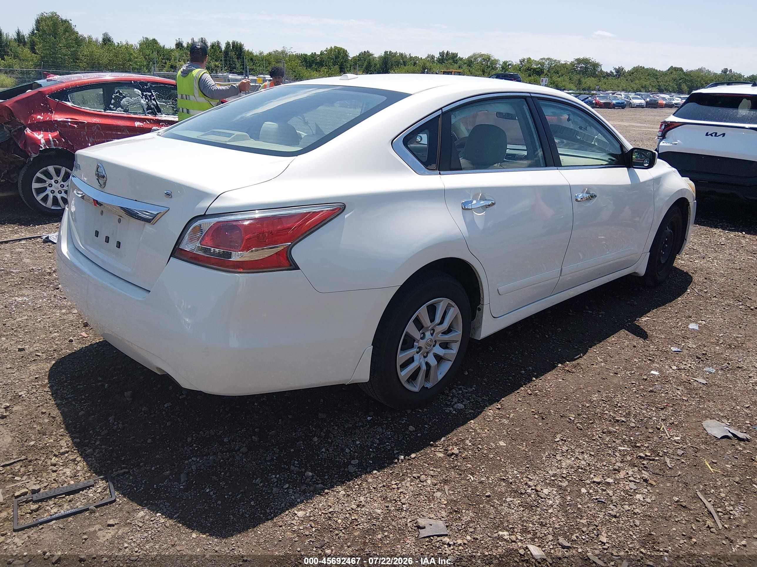 2015 Nissan Altima 2.5 S White vin: 1N4AL3AP4FN307794