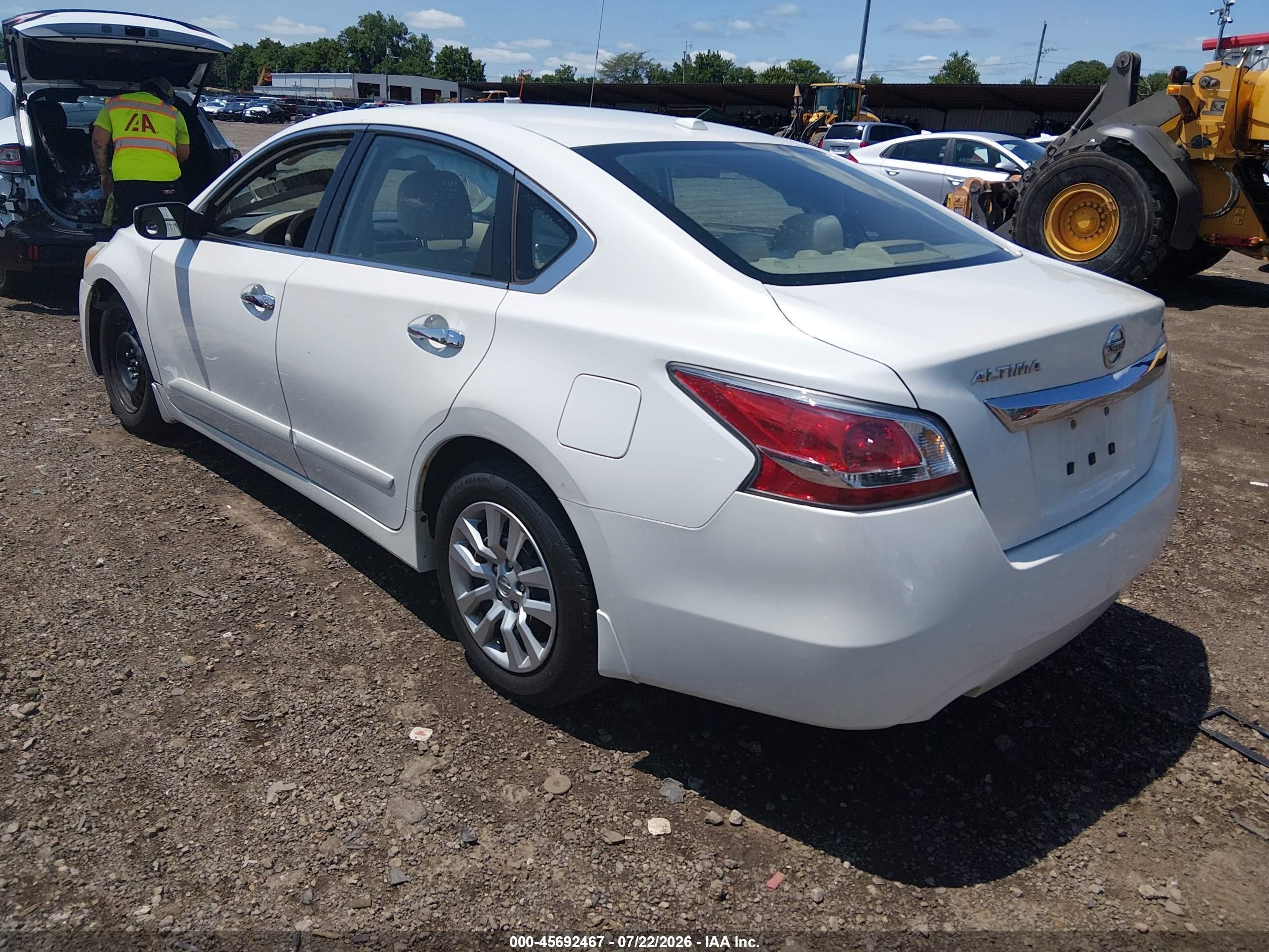 2015 Nissan Altima 2.5 S White vin: 1N4AL3AP4FN307794