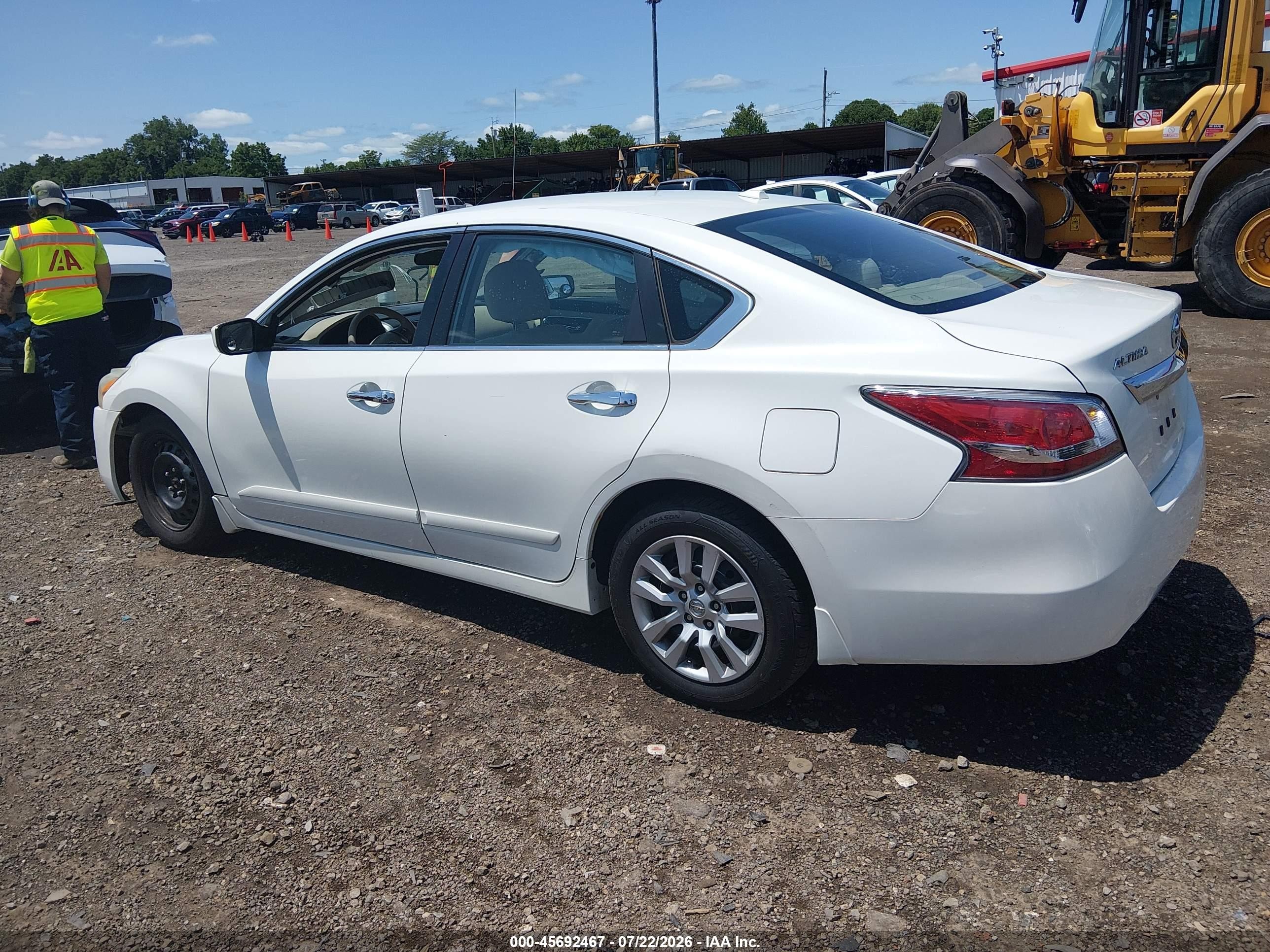 2015 Nissan Altima 2.5 S White vin: 1N4AL3AP4FN307794