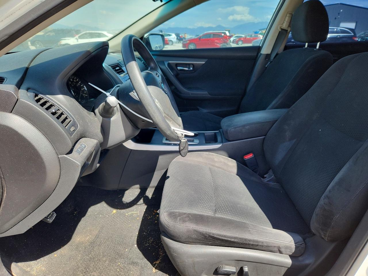 2015 Nissan Altima 2.5 S White vin: 1N4AL3AP4FN318066
