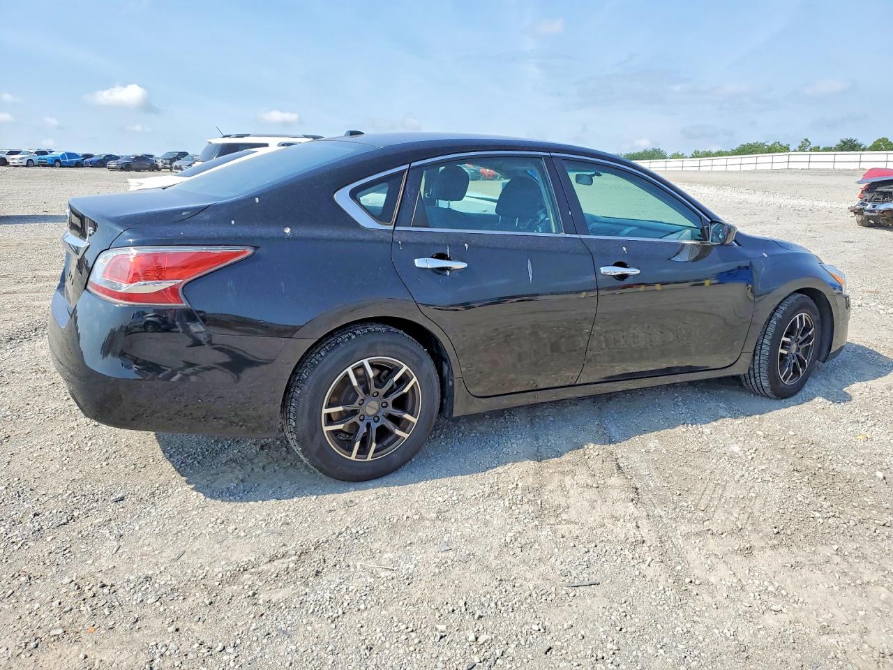 2015 Nissan Altima 2.5 S Черный vin: 1N4AL3AP4FN323171