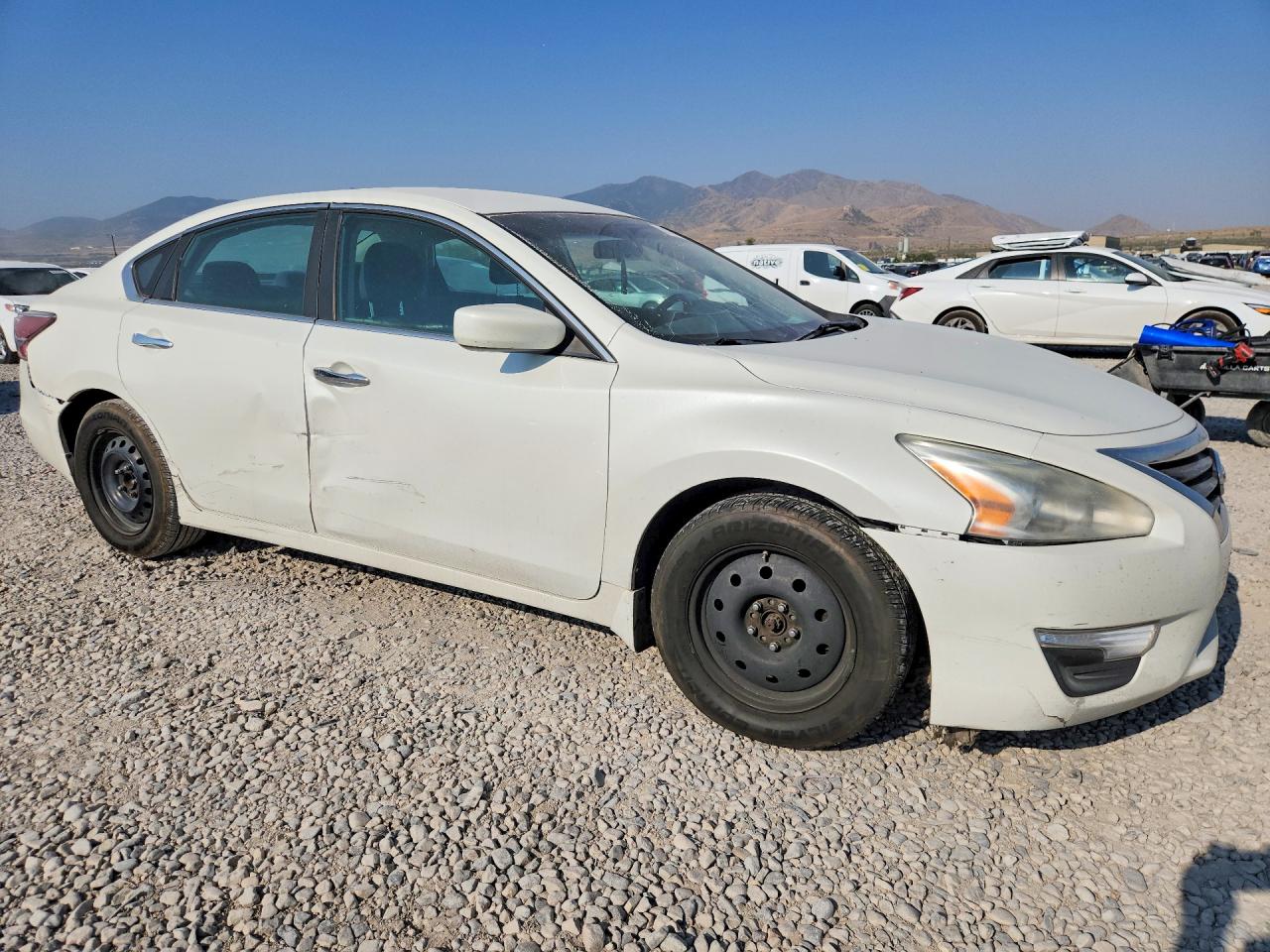 2015 Nissan Altima 2.5 S White vin: 1N4AL3AP4FN330346