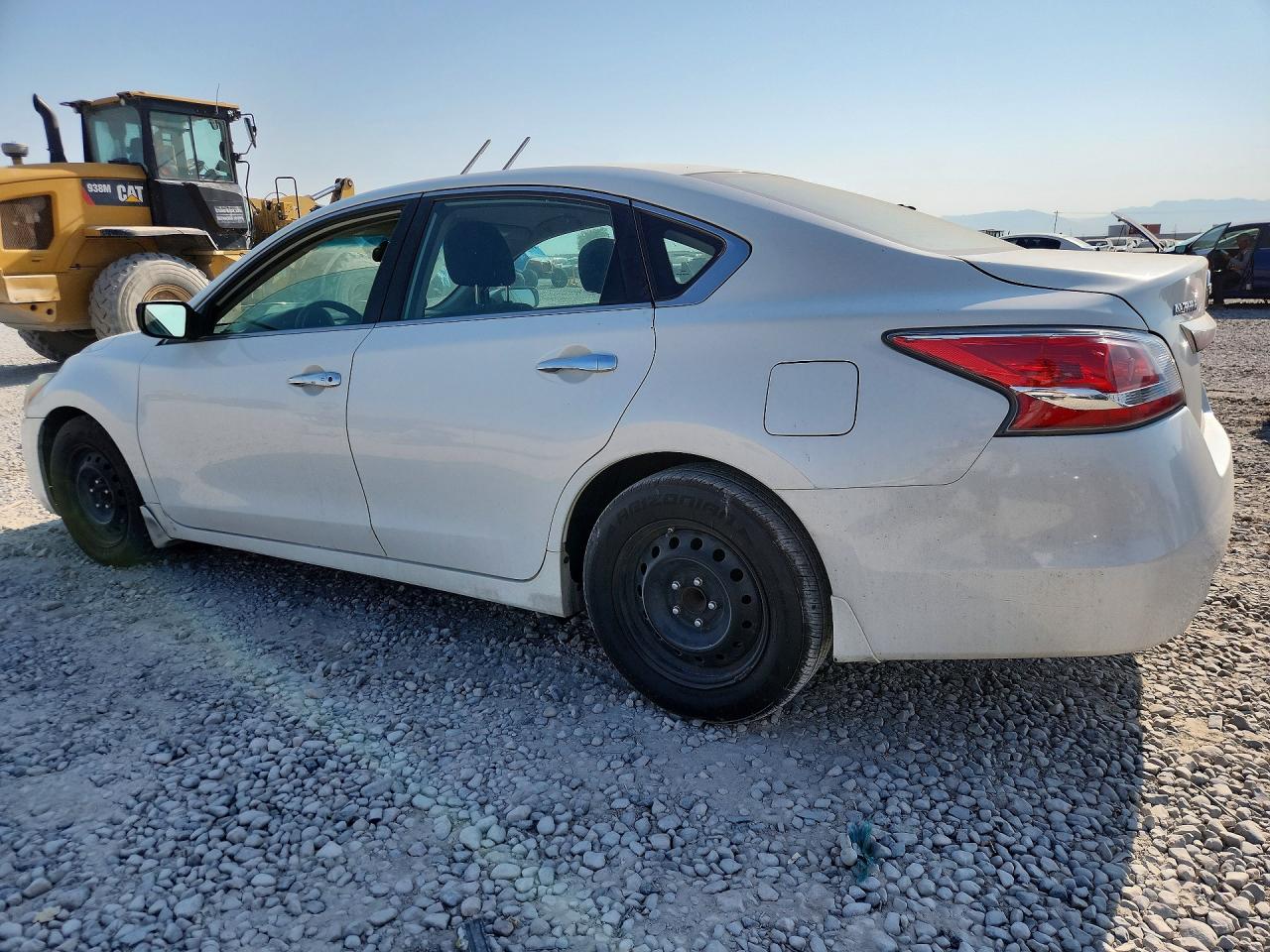 2015 Nissan Altima 2.5 S White vin: 1N4AL3AP4FN330346