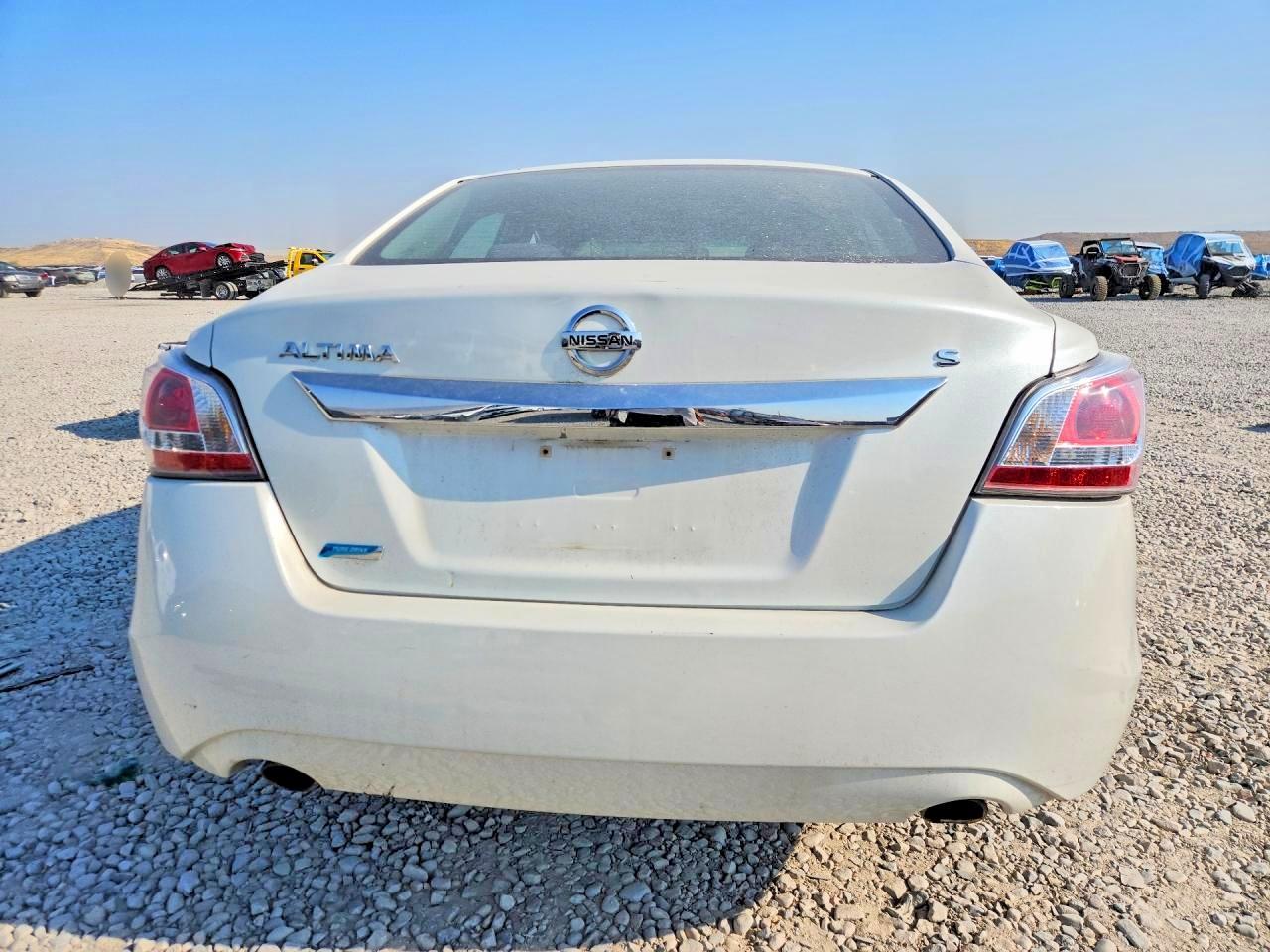 2015 Nissan Altima 2.5 S White vin: 1N4AL3AP4FN330346