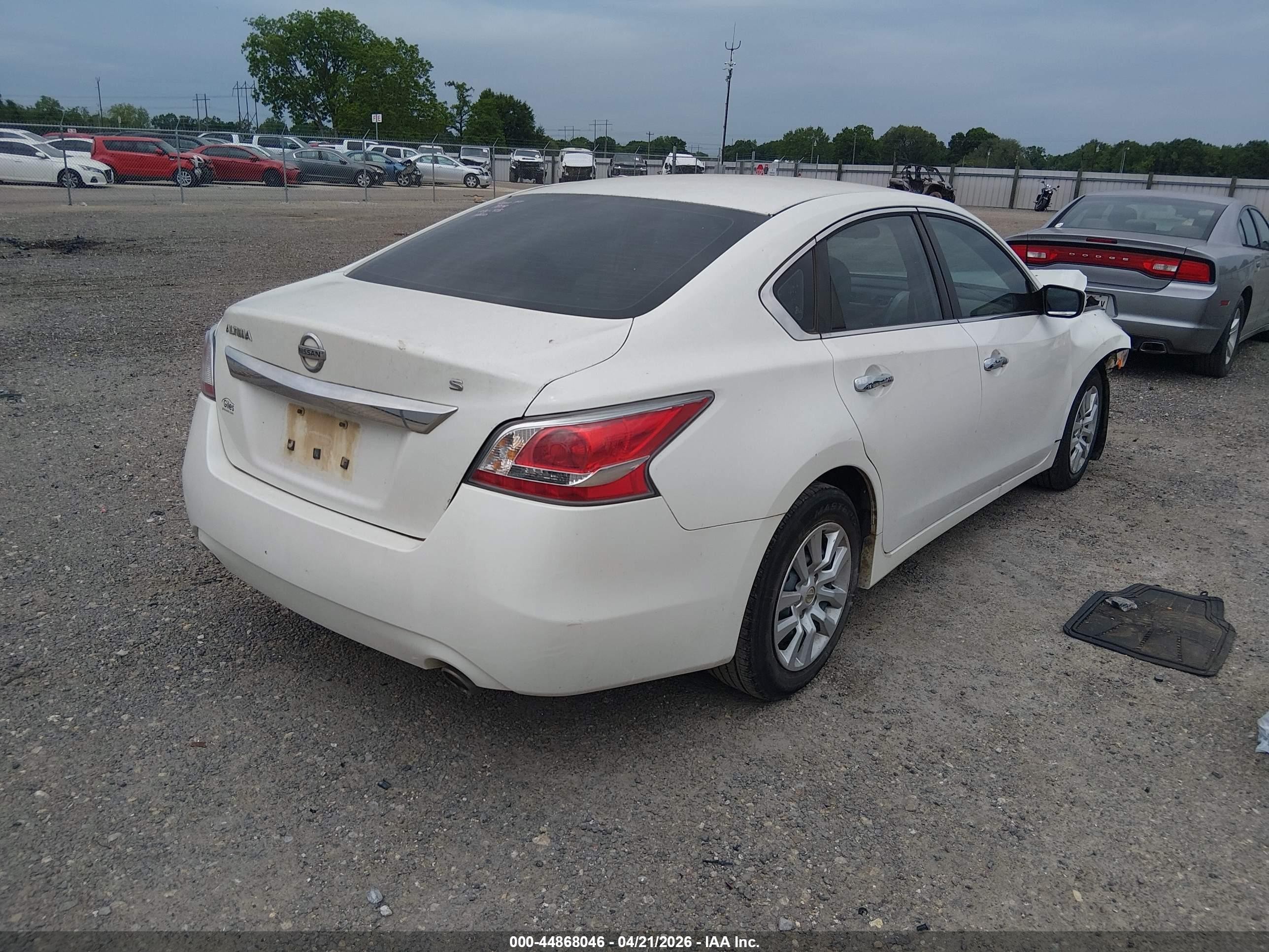 2015 Nissan Altima 2.5 S White vin: 1N4AL3AP4FN366750