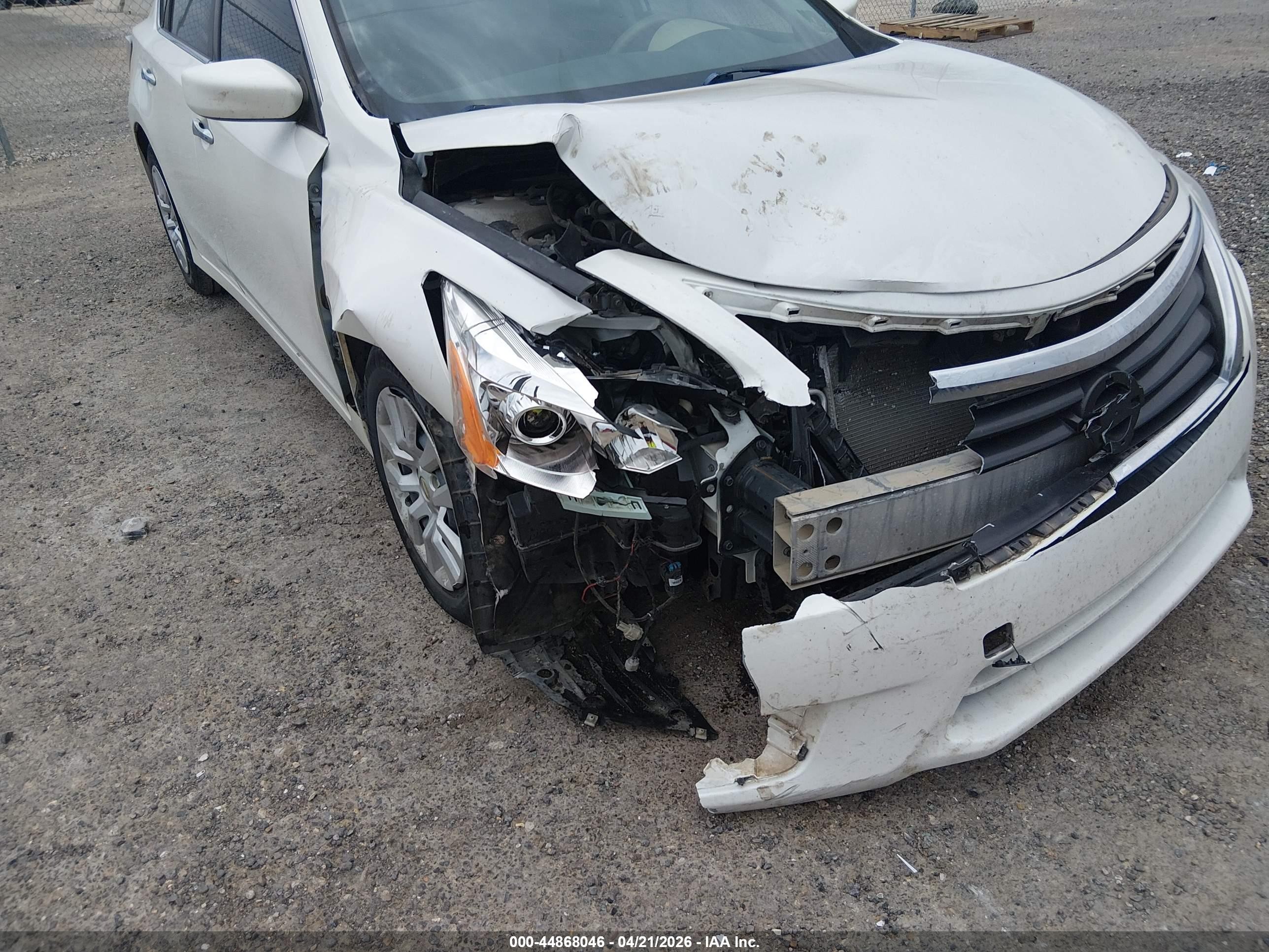 2015 Nissan Altima 2.5 S White vin: 1N4AL3AP4FN366750