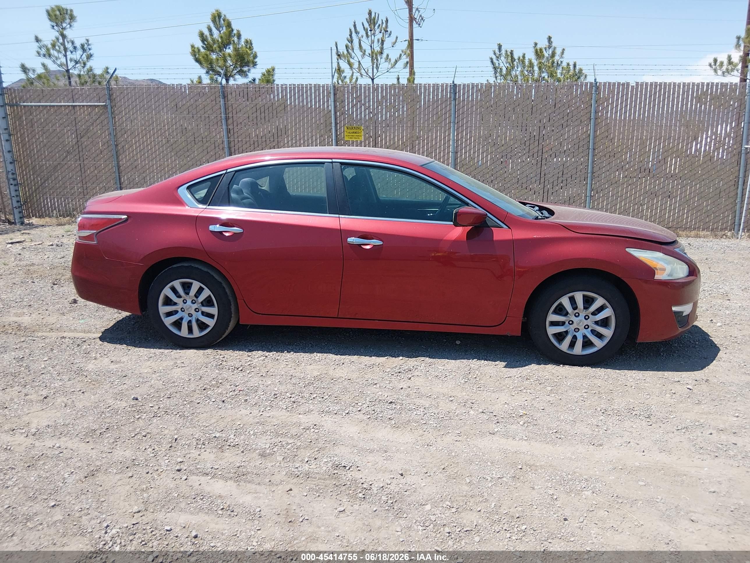 2015 Nissan Altima 2.5 S Red vin: 1N4AL3AP4FN368952