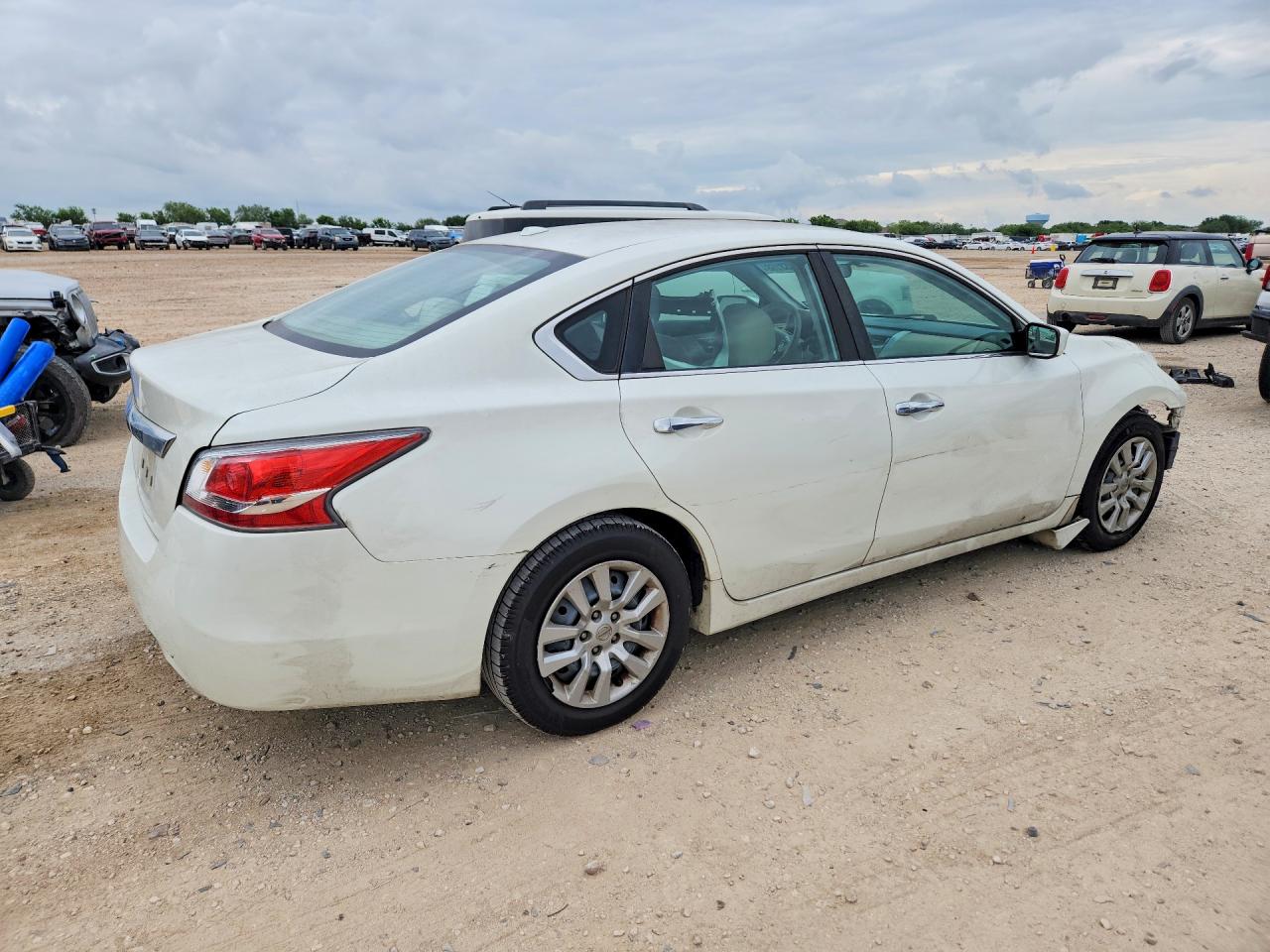 2015 Nissan Altima 2.5 S White vin: 1N4AL3AP4FN372211