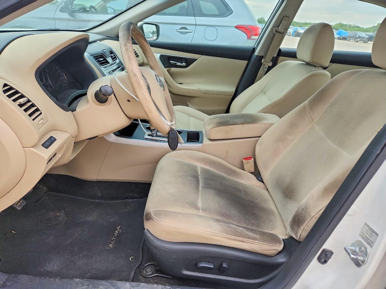 2015 Nissan Altima 2.5 S White vin: 1N4AL3AP4FN372211