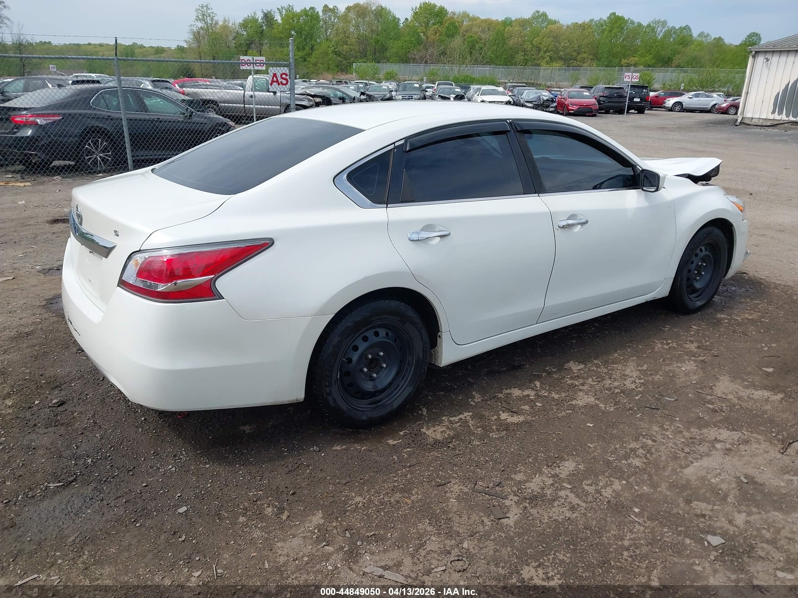 2015 Nissan Altima 2.5/2.5 S/2.5 Sl/2.5 Sv White vin: 1N4AL3AP4FN375710