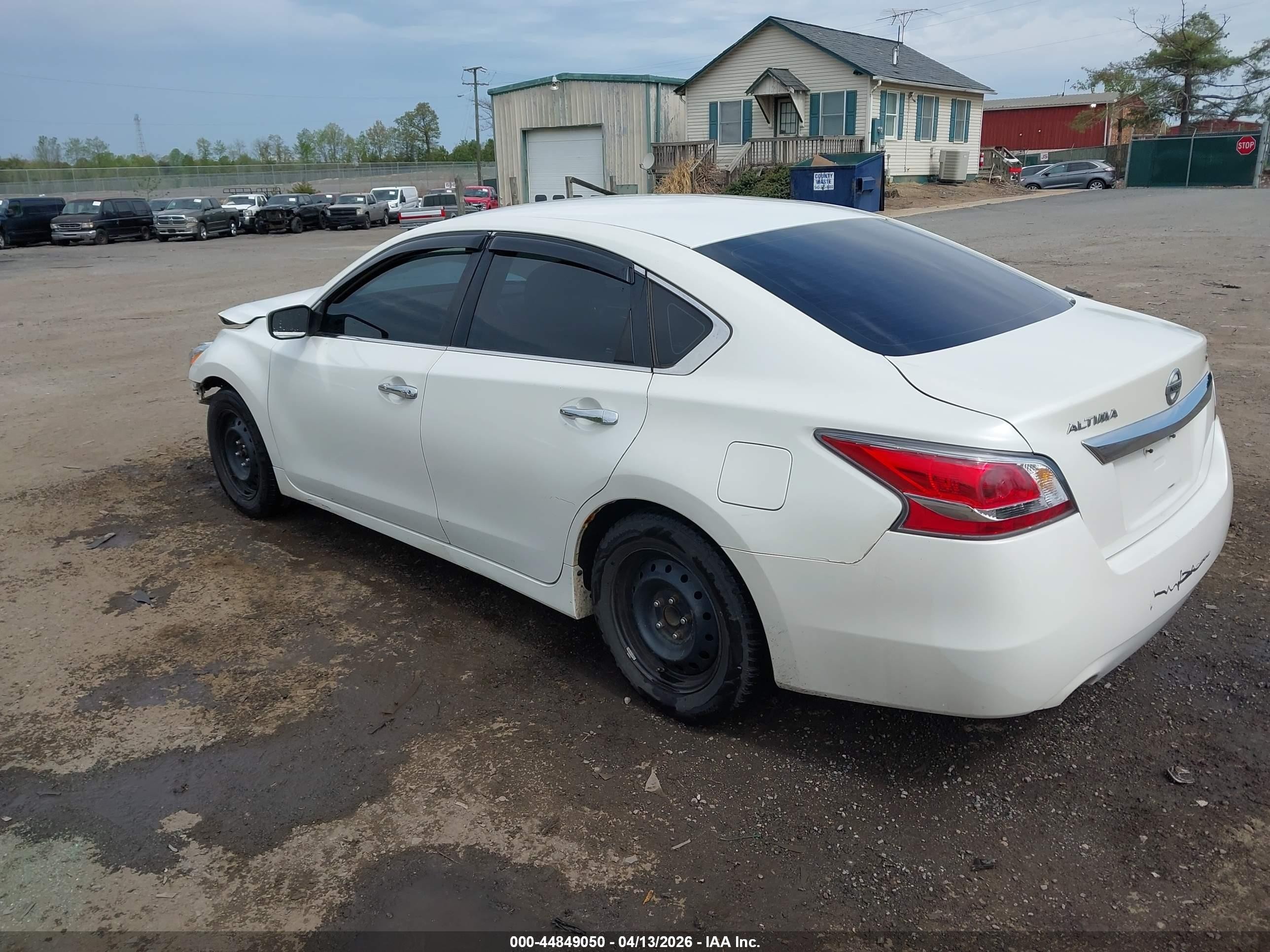 2015 Nissan Altima 2.5/2.5 S/2.5 Sl/2.5 Sv White vin: 1N4AL3AP4FN375710