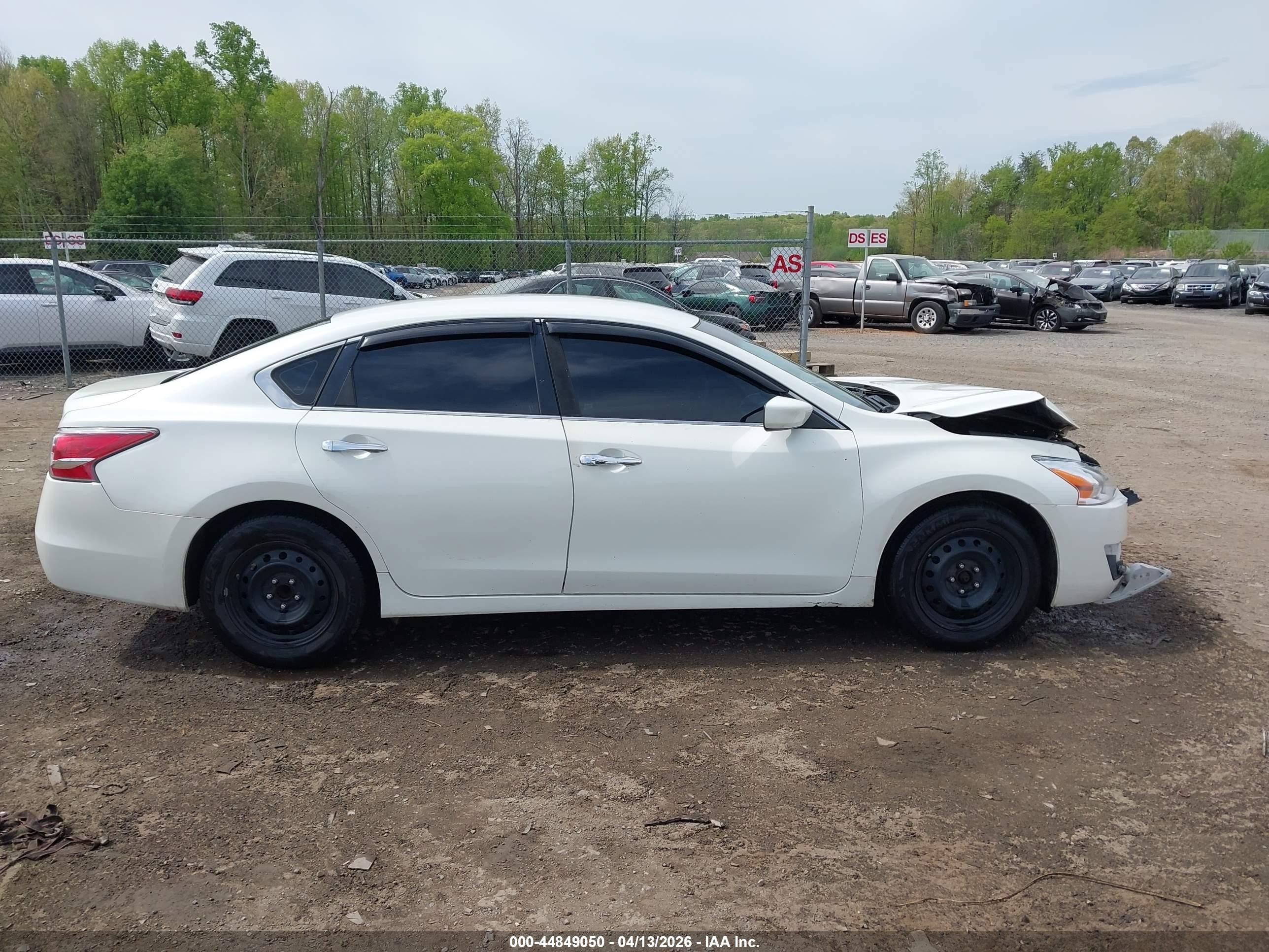 2015 Nissan Altima 2.5/2.5 S/2.5 Sl/2.5 Sv White vin: 1N4AL3AP4FN375710
