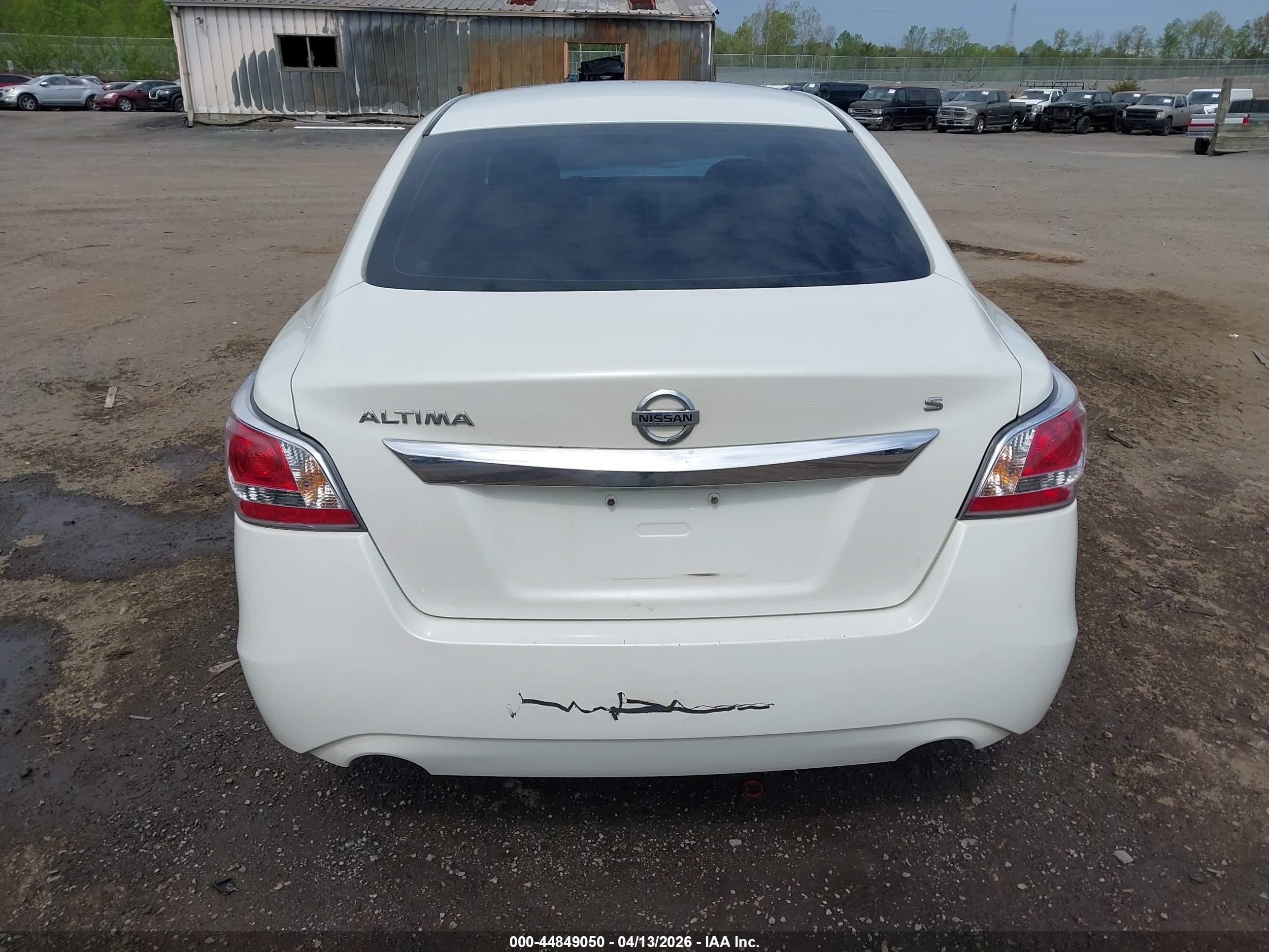 2015 Nissan Altima 2.5/2.5 S/2.5 Sl/2.5 Sv White vin: 1N4AL3AP4FN375710