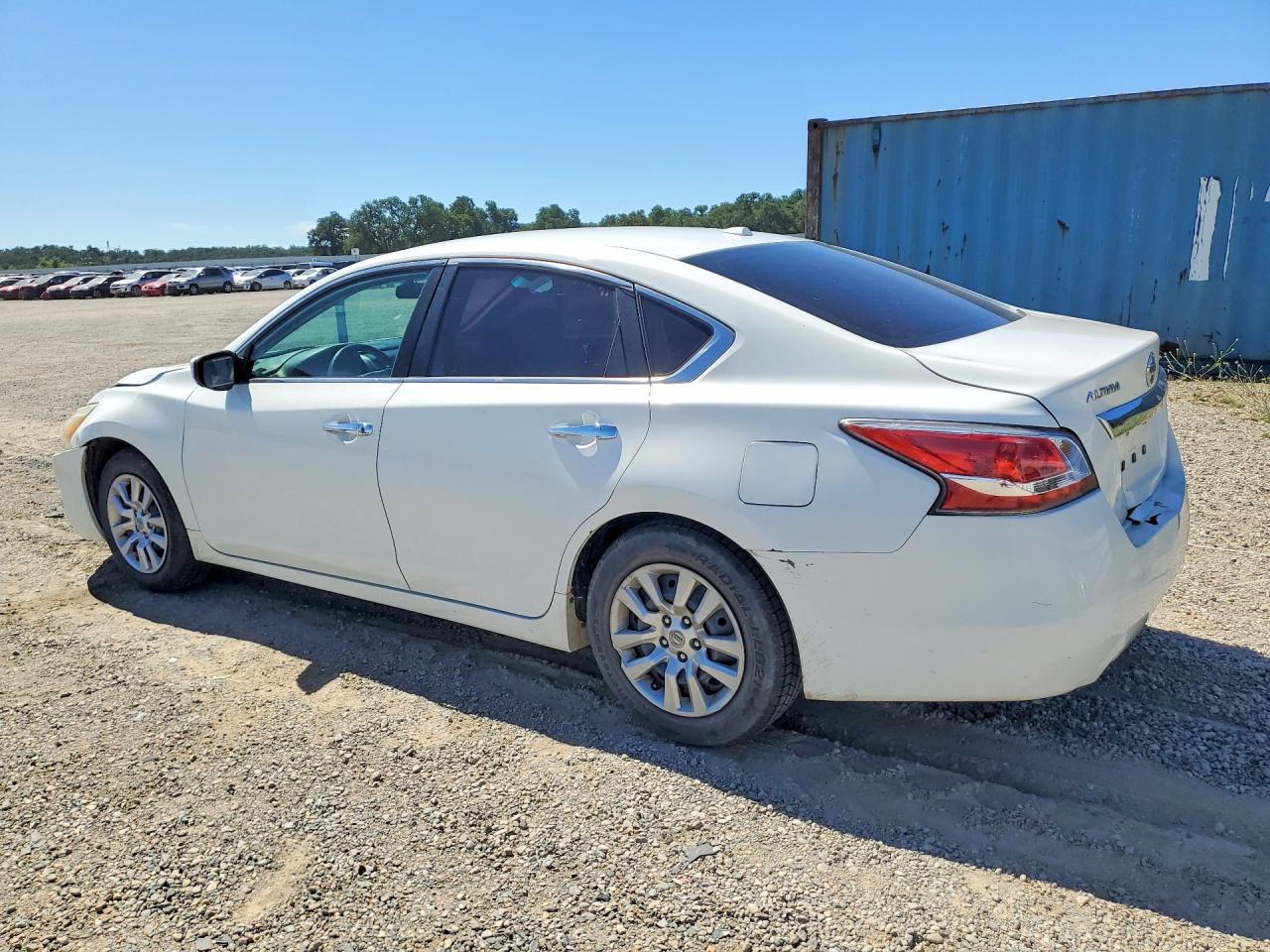 2015 Nissan Altima 2.5 S White vin: 1N4AL3AP4FN387789