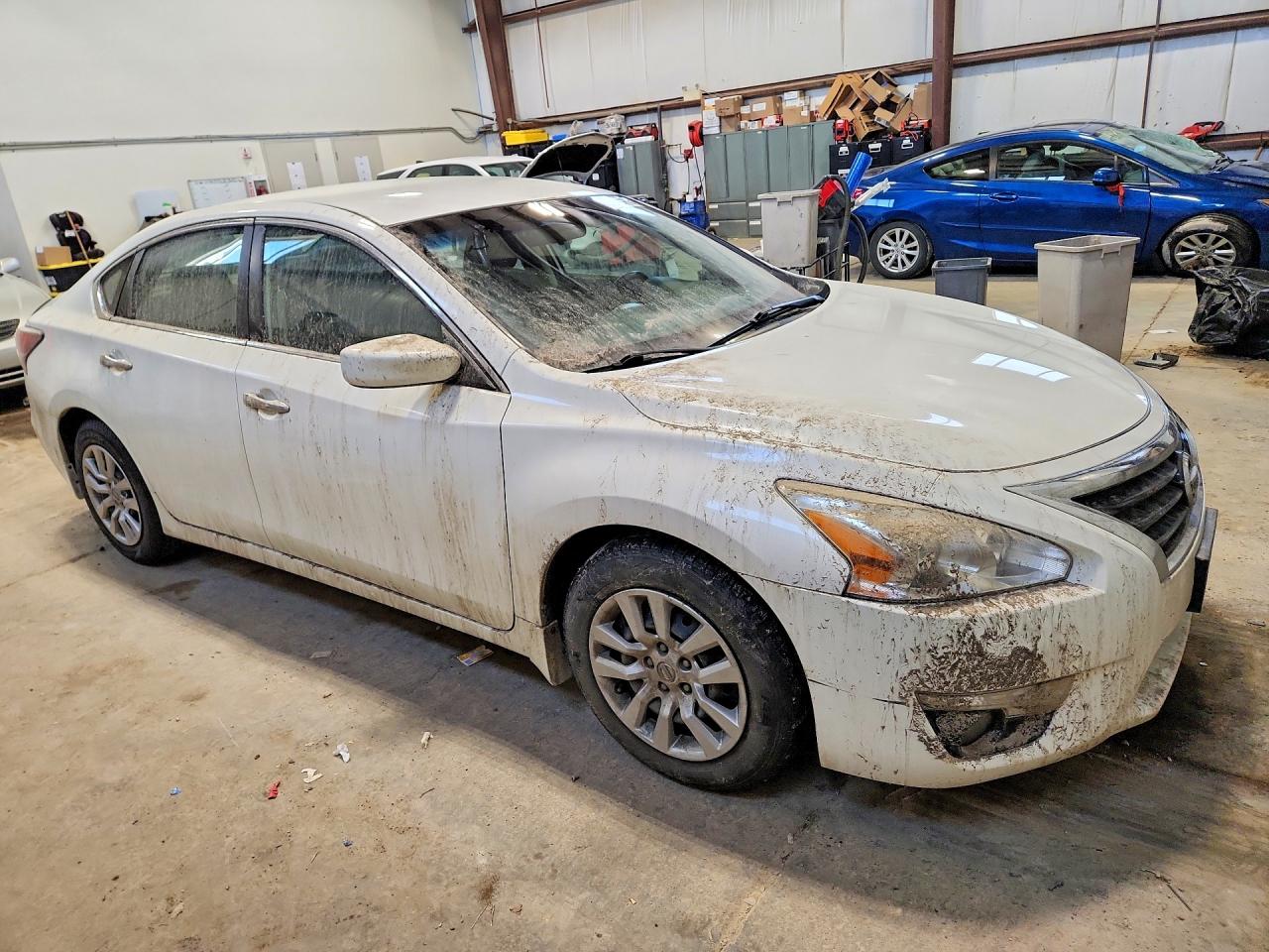 2015 Nissan Altima 2.5 White vin: 1N4AL3AP4FN392555