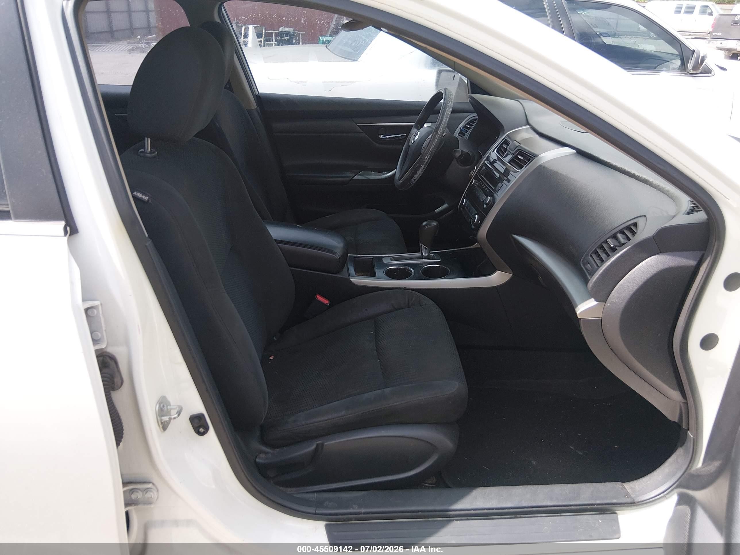 2015 Nissan Altima 2.5 S White vin: 1N4AL3AP4FN402937