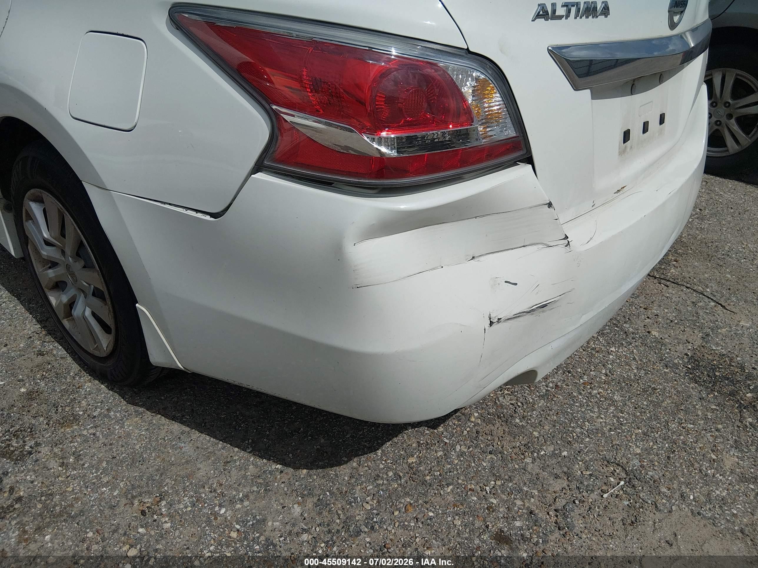 2015 Nissan Altima 2.5 S White vin: 1N4AL3AP4FN402937