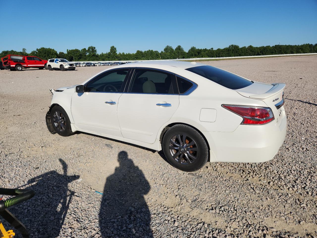 2015 Nissan Altima 2.5 S White vin: 1N4AL3AP4FN899052