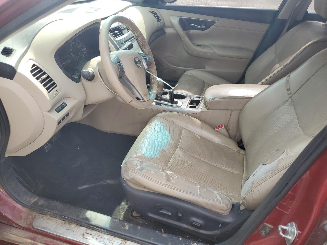 2015 Nissan Altima 2.5 Sl Red vin: 1N4AL3AP4FN900877 Damage: Left Front Seat Cushion, Worn, Replacement Required