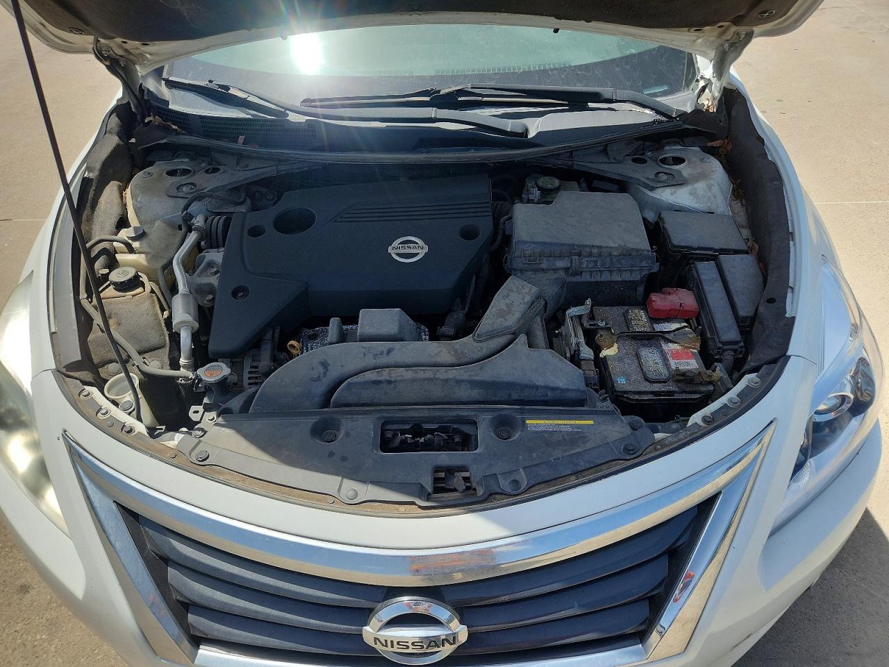 2015 Nissan Altima 2.5 S Белый vin: 1N4AL3AP4FN905447